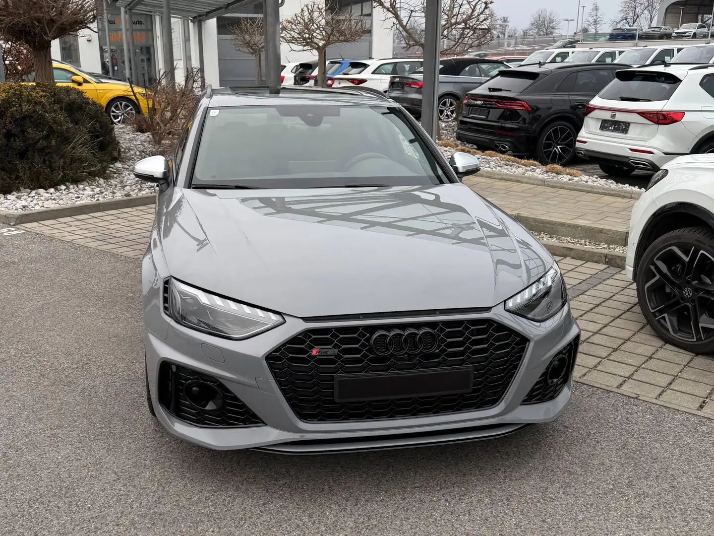 Audi RS4 RS4 Avant TFSI Tiptronic Grau - 1