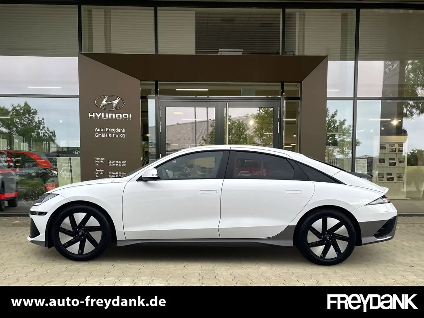 Hyundai IONIQ 6 Heckantrieb 53kWh Batt. Basismodell inkl. Wärmepum Blanc - 2