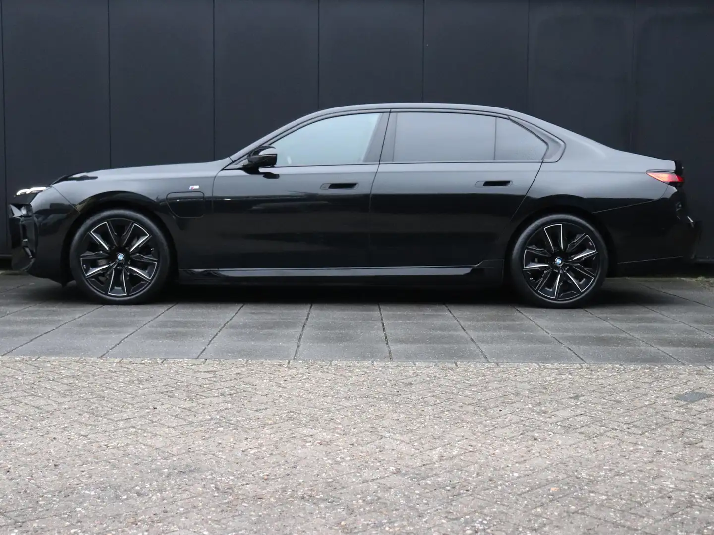 BMW 750 7-serie 750e xDrive | M-SPORT PAKKET | SKY-LOUNGE Schwarz - 2