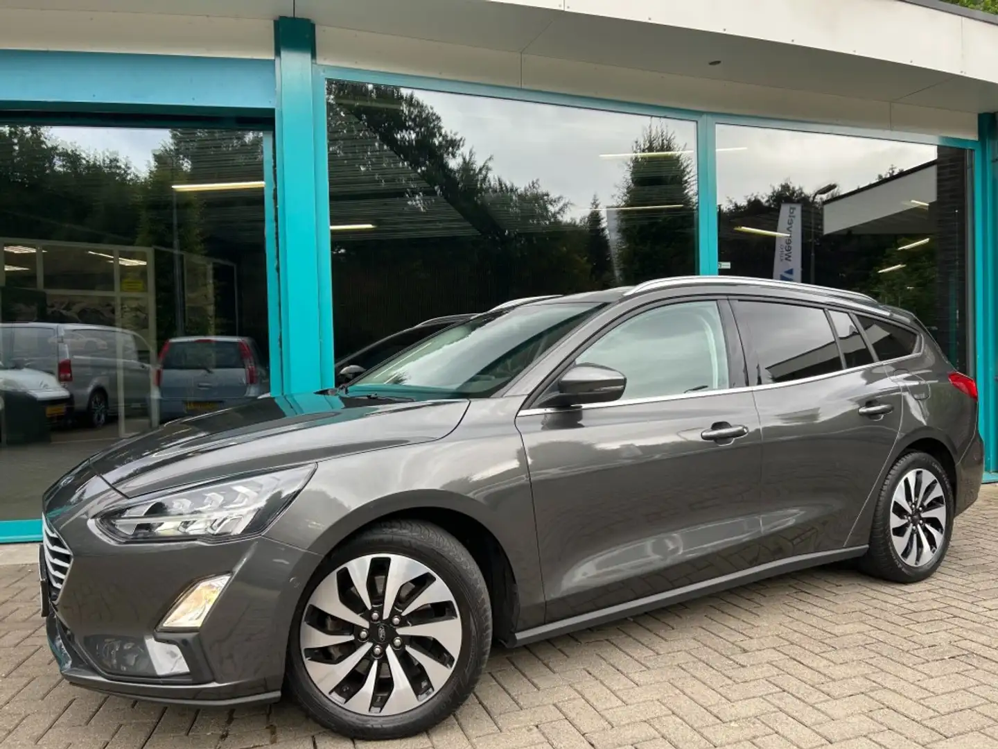Ford Focus 1.0 EcoBoost 125pk LED CarPlay, Navi, Camera, PDC, Grau - 1