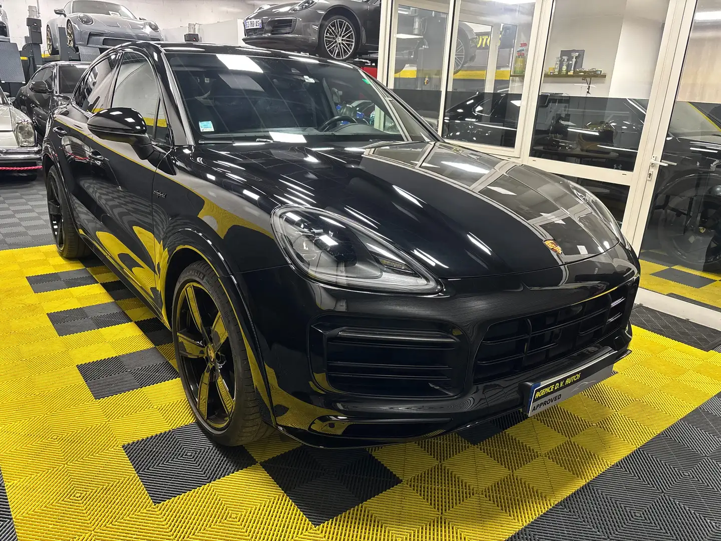 Porsche Cayenne COUPE 3.0 V6 HYBRID PLATINUM EDITION Noir - 1