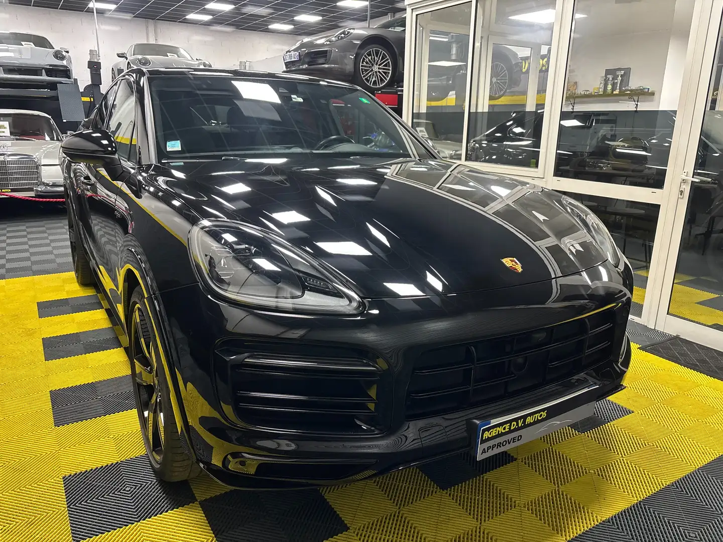 Porsche Cayenne COUPE 3.0 V6 HYBRID PLATINUM EDITION Noir - 2