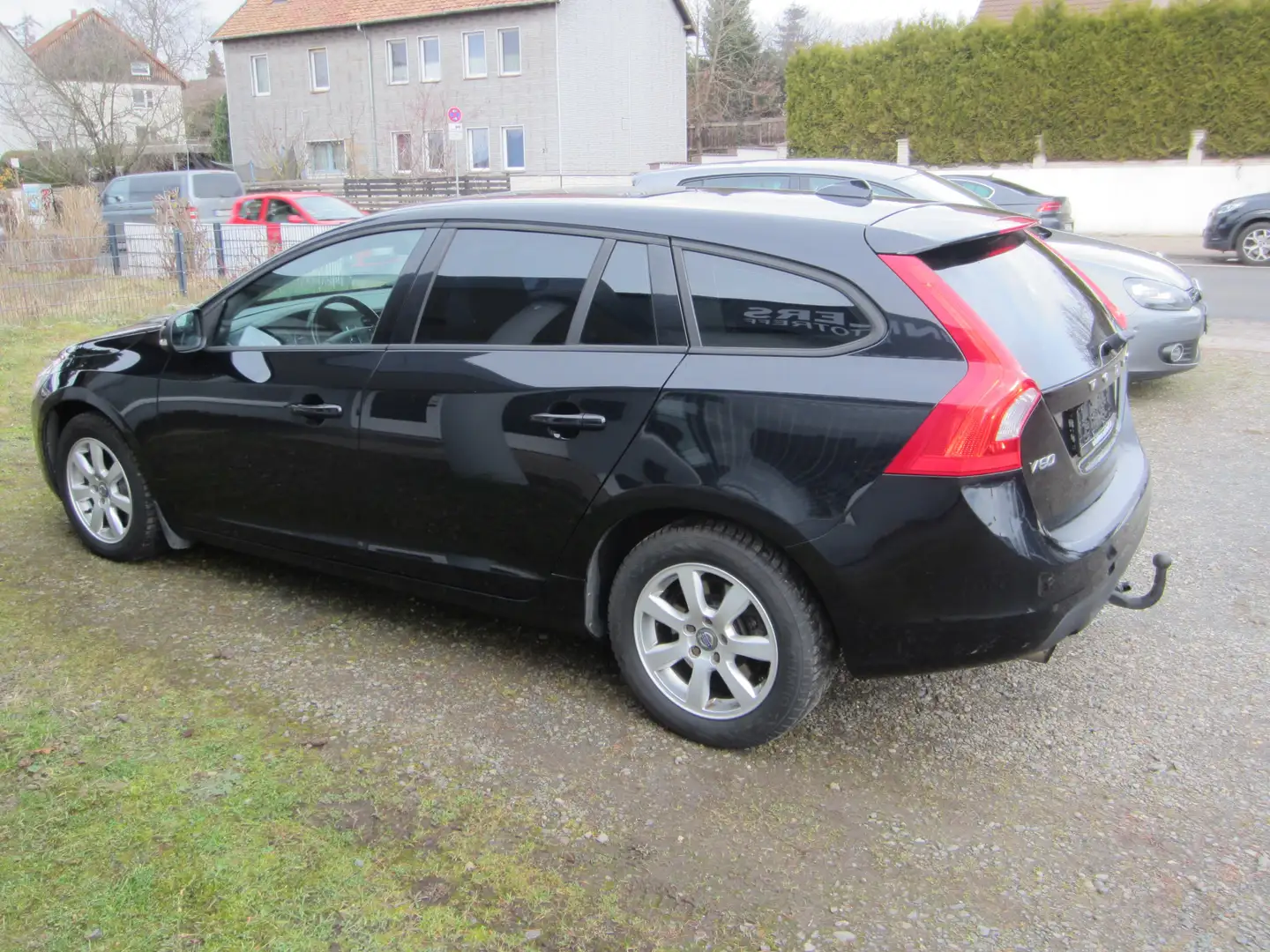 Volvo V60 Kinetic Schwarz - 2