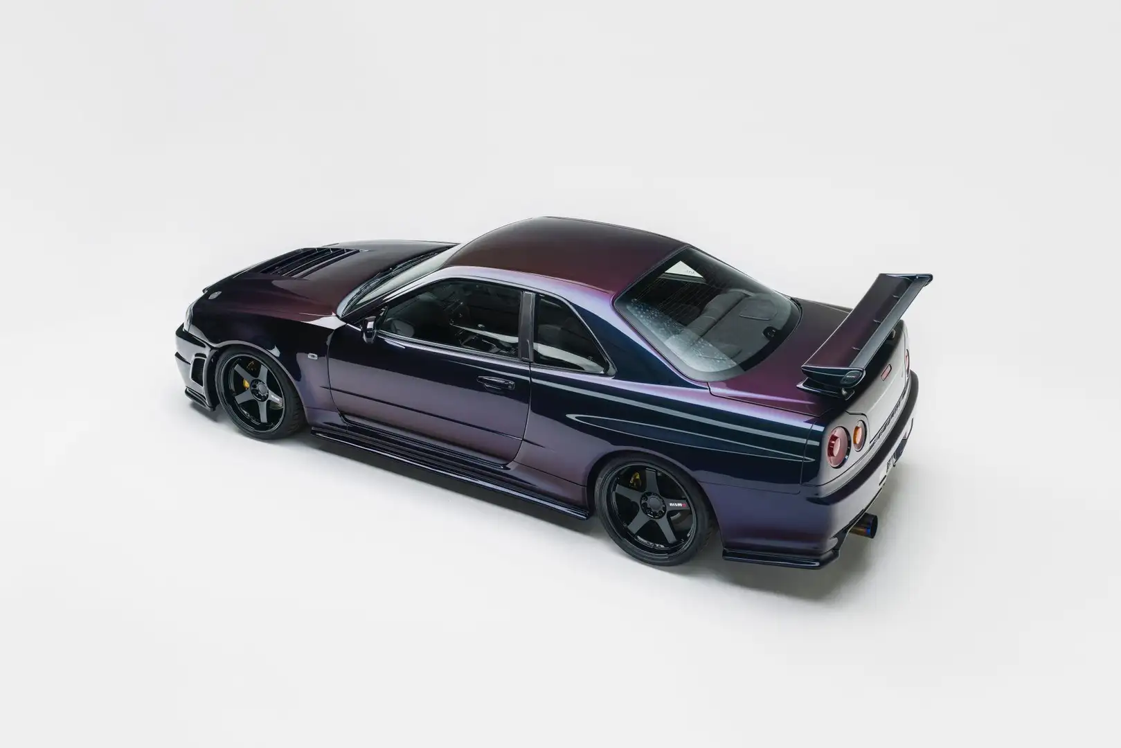 Nissan Skyline R34 GTR V-spec Midnight Purple II - 2