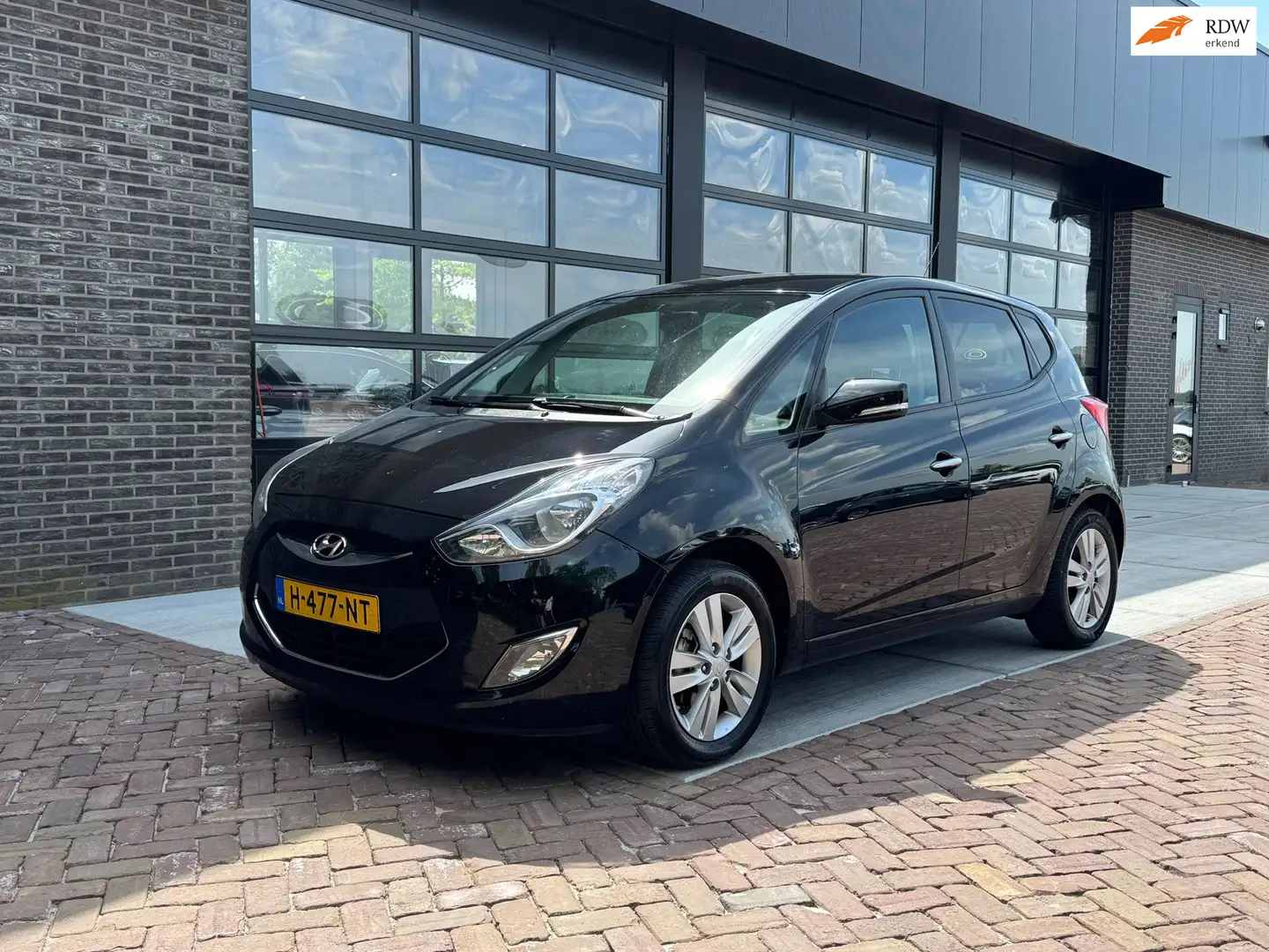 Hyundai iX20 1.4i i-Vision | Navi | Clima | Cruise | Zwart - 1