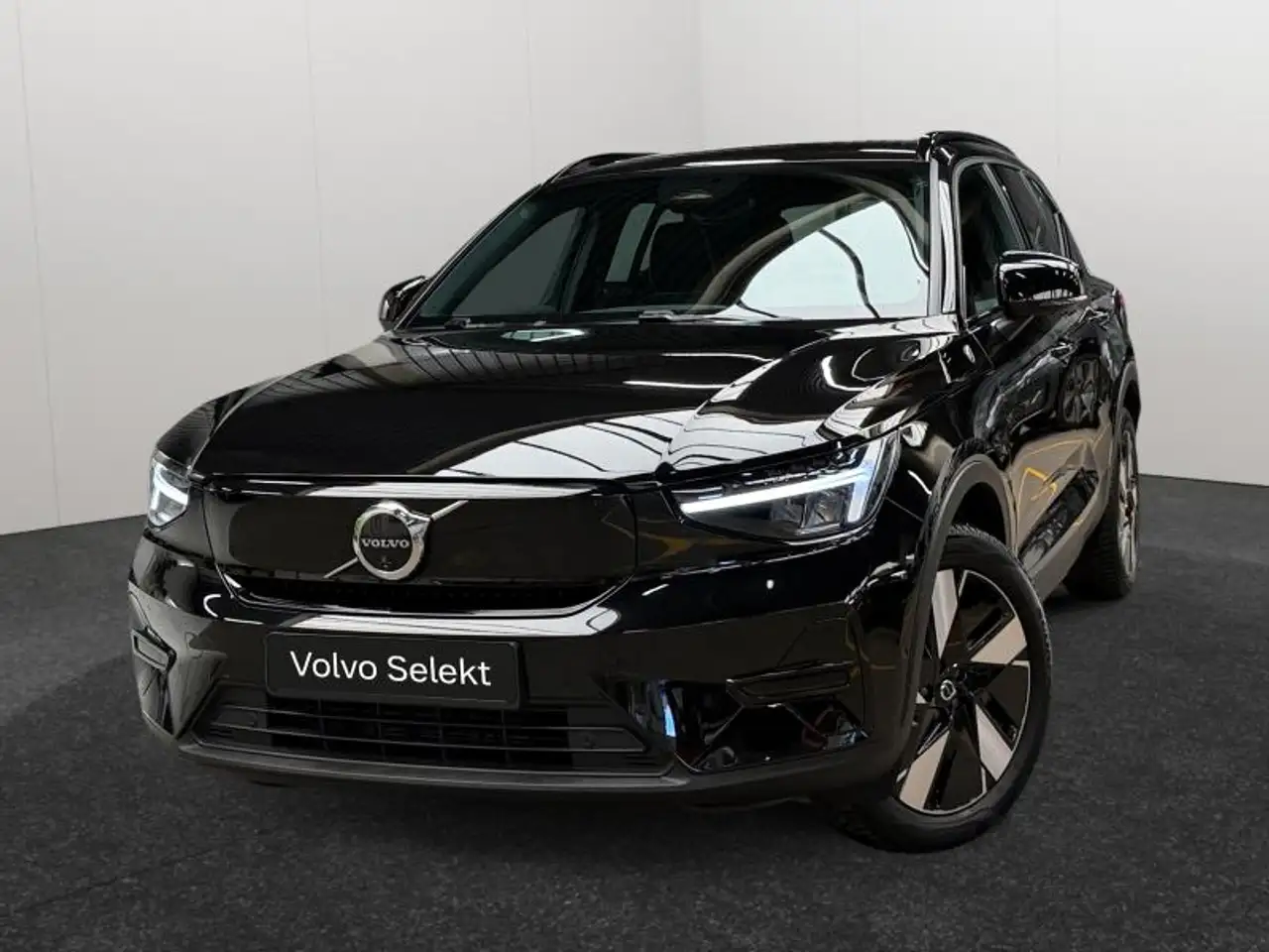 Volvo EX40