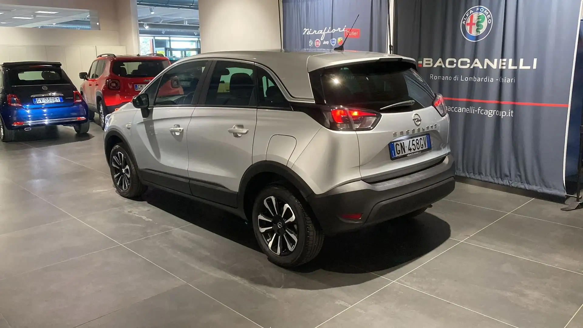 Opel Crossland 1.2 Turbo 12V 130 CV aut. Start&Stop Elegance Argento - 2
