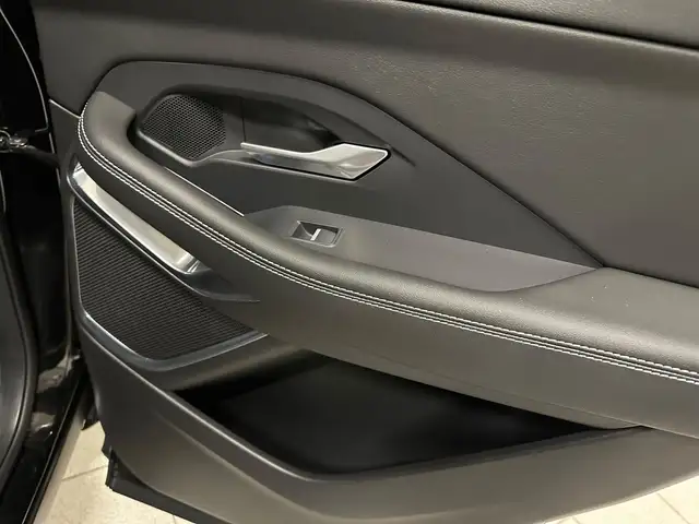 Jaguar E-Pace view 14