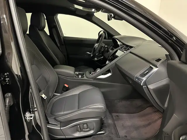 Jaguar E-Pace view 3