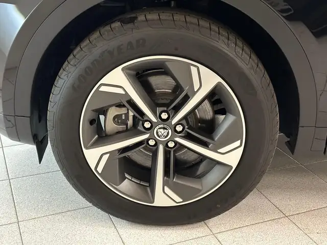 Jaguar E-Pace view 9