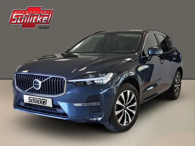 Volvo XC60 B4 AWD Core AHK Navi LED Winter-Paket 19"-LM