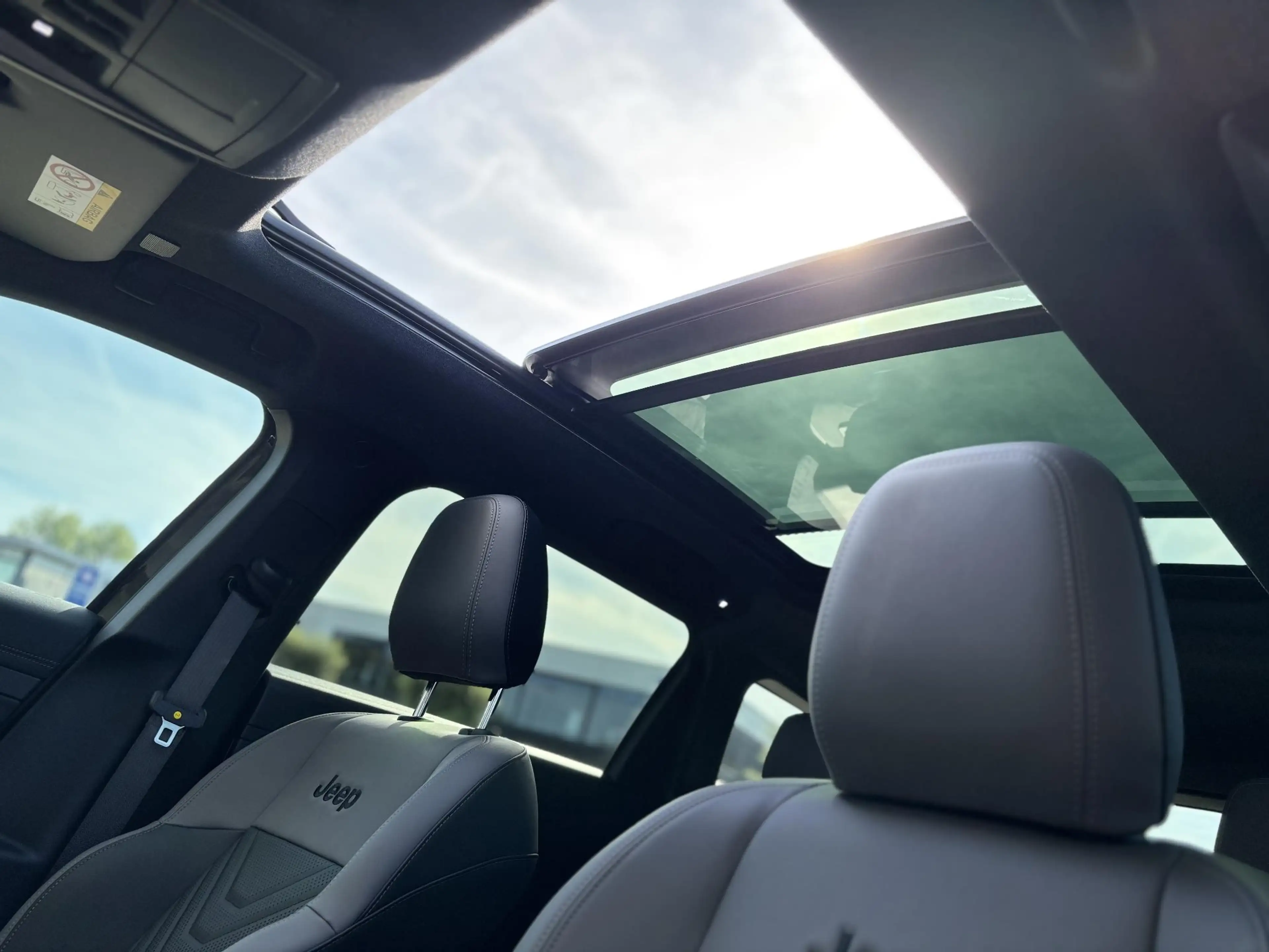 Jeep Compass Summit 74 kWh | Registratiekorting | Schuif/kantel — photo 18