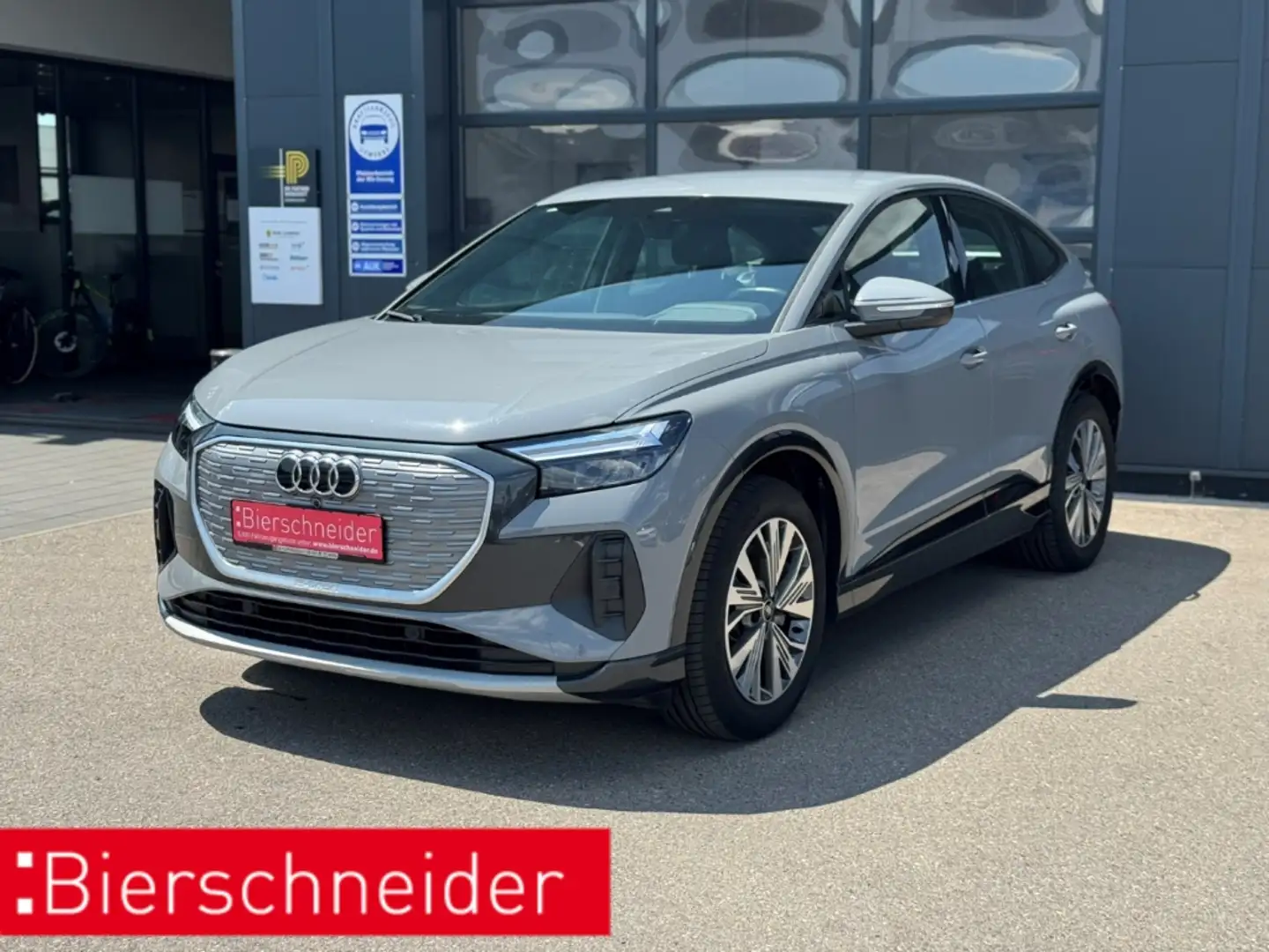 Audi Q4 e-tron 40 Sportback advanced LED NAVI 19 ACC PDC KAMERA S Grau - 1