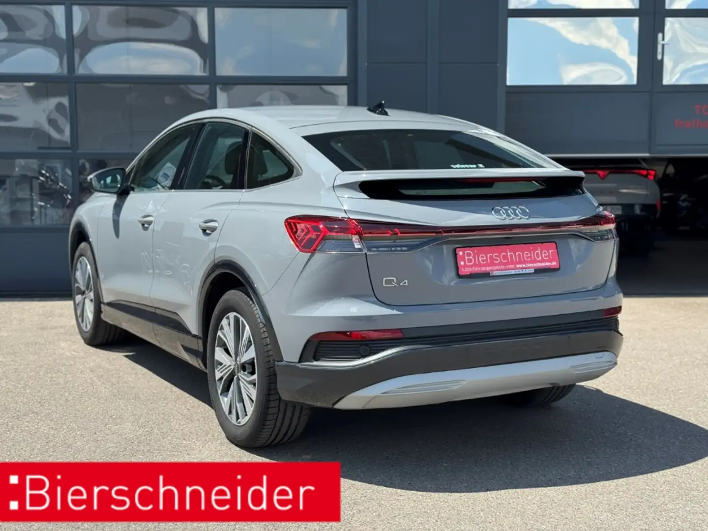 Audi Q4 e-tron 40 Sportback advanced LED NAVI 19 ACC PDC KAMERA S Grau - 2