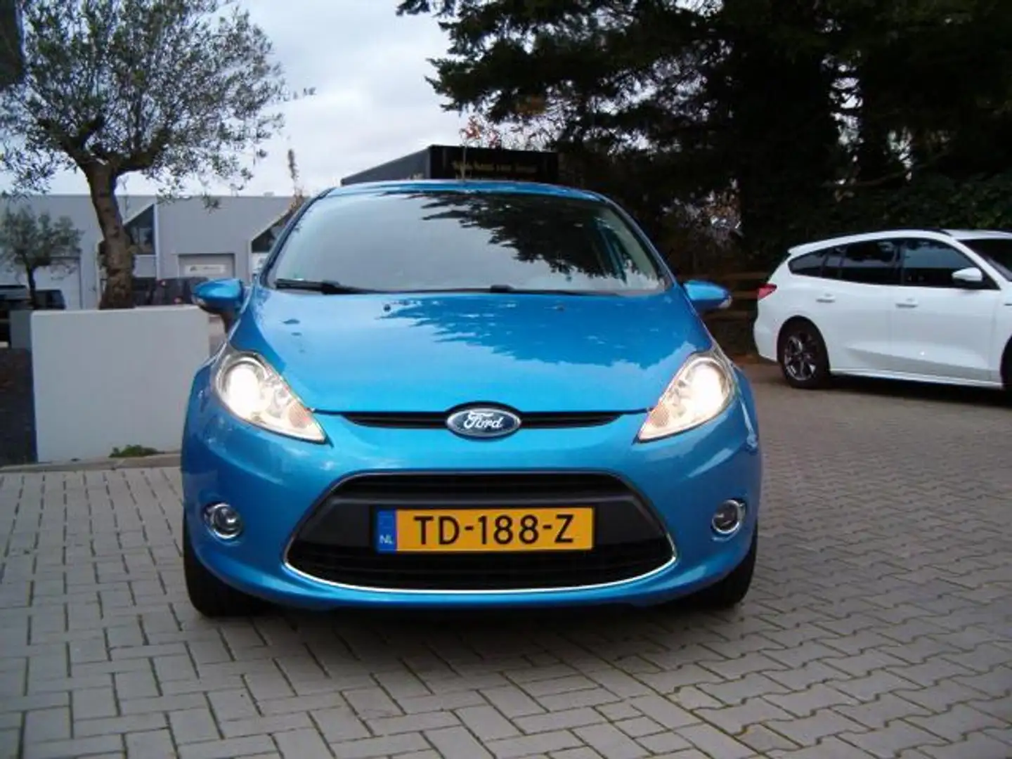 Ford Fiesta 1.25 Ghia Blauw - 2