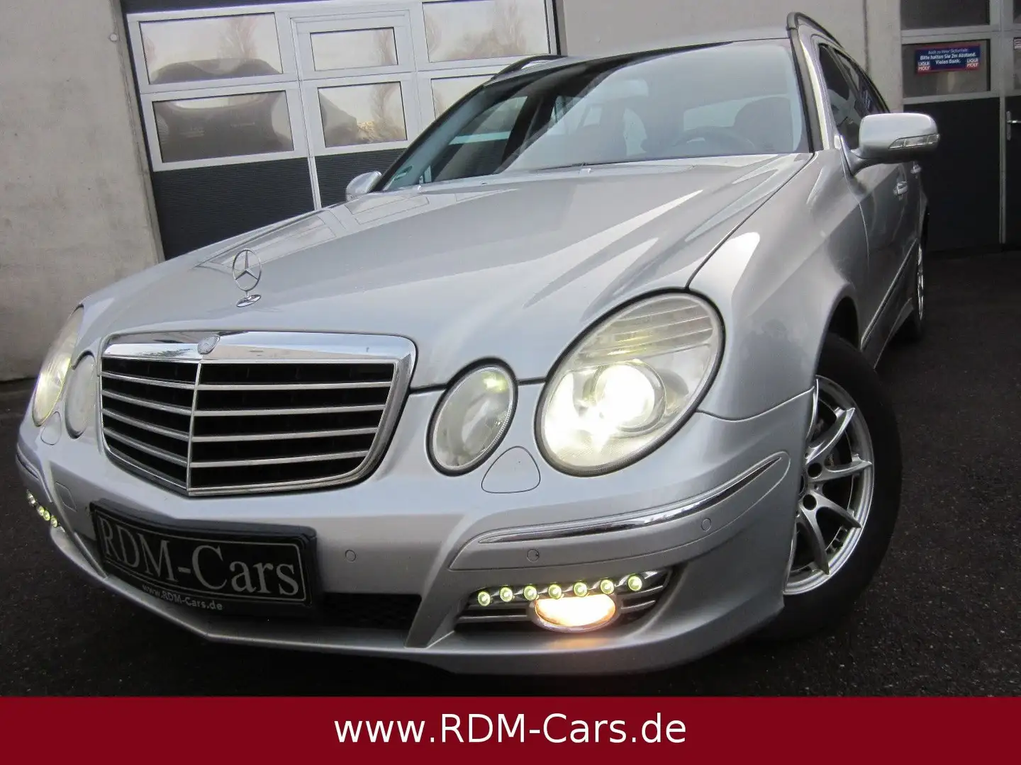 Mercedes-Benz E 280 T AVANTGARDE*SPORTPAKET*COMAND*AHK*7G-Tron Silber - 1