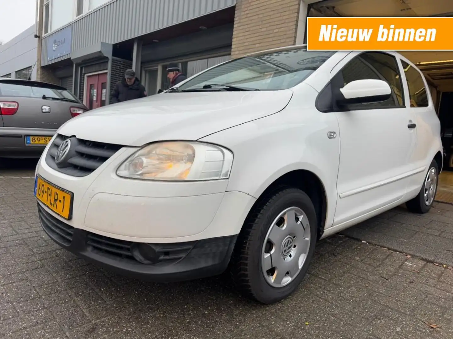 Volkswagen Fox 1.2 Trendline 3drs AIRCO RIJDT PRIMA NAP APK 11-20 Blanco - 1