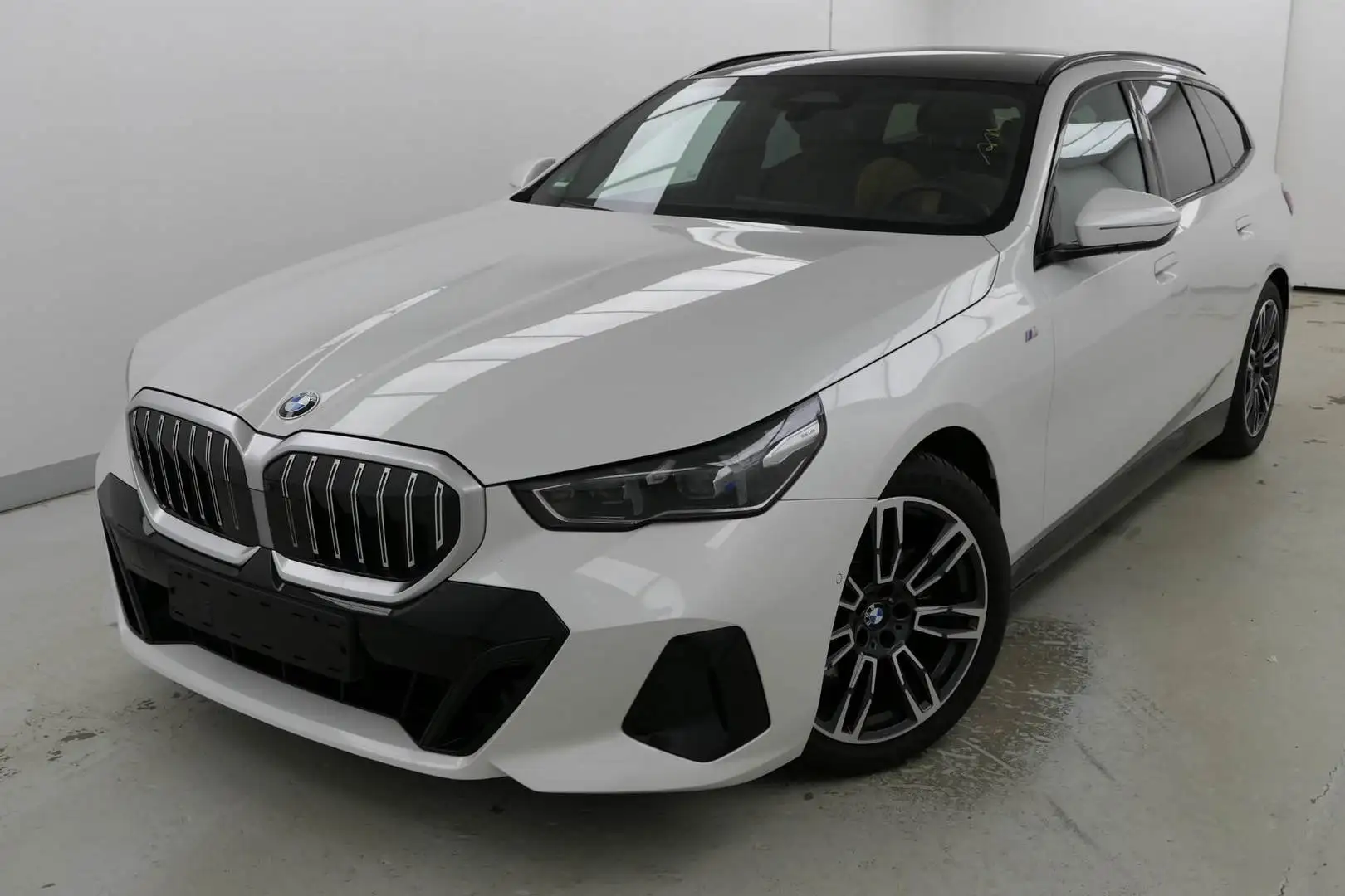 BMW 520 5-serie Touring 520i M-Sport | Driving Assistant P Blanc - 2