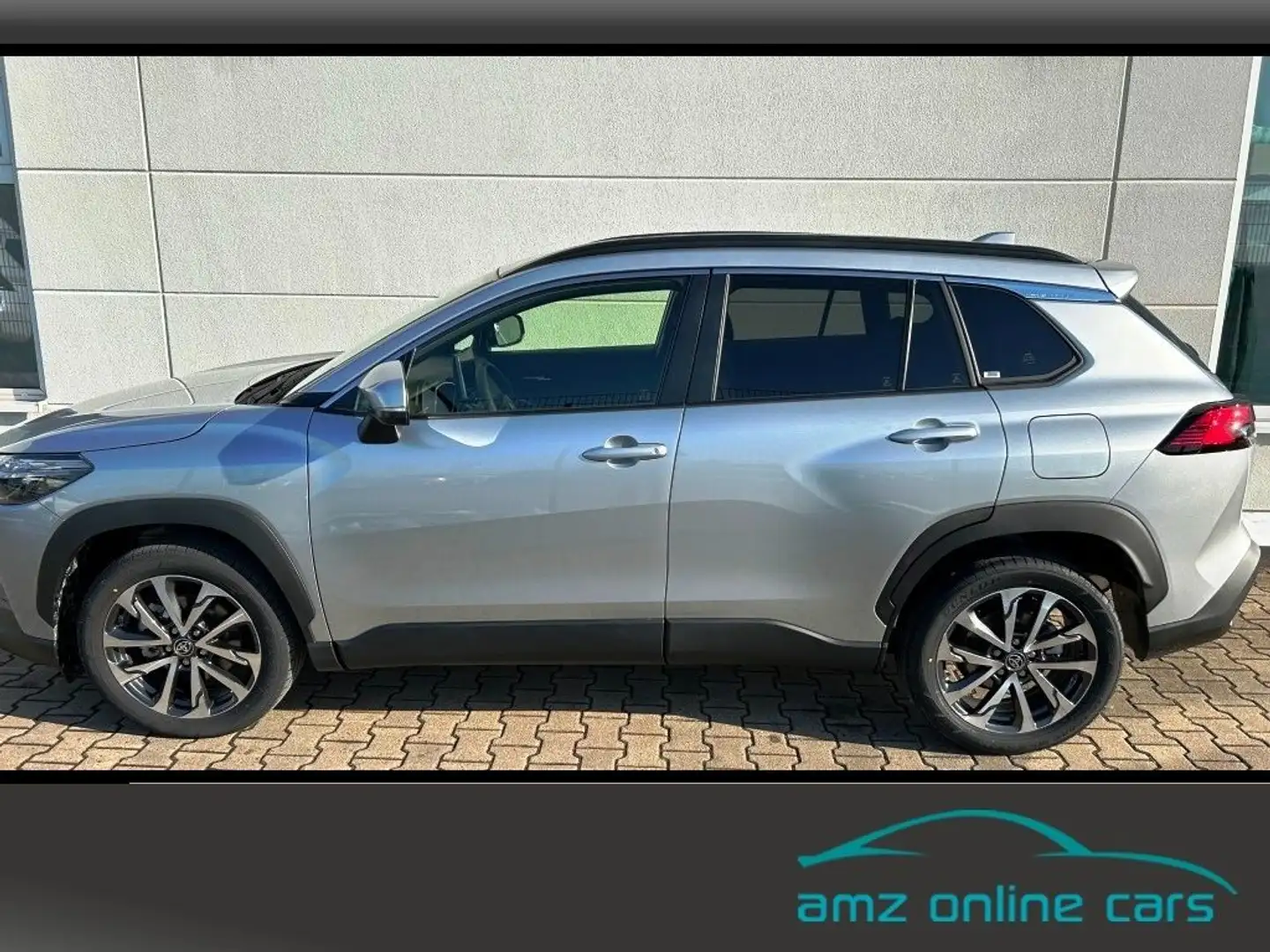 Toyota Corolla Cross 2.0 Hybrid 2WD NAVI*LED*Klima Styl Srebrny - 2