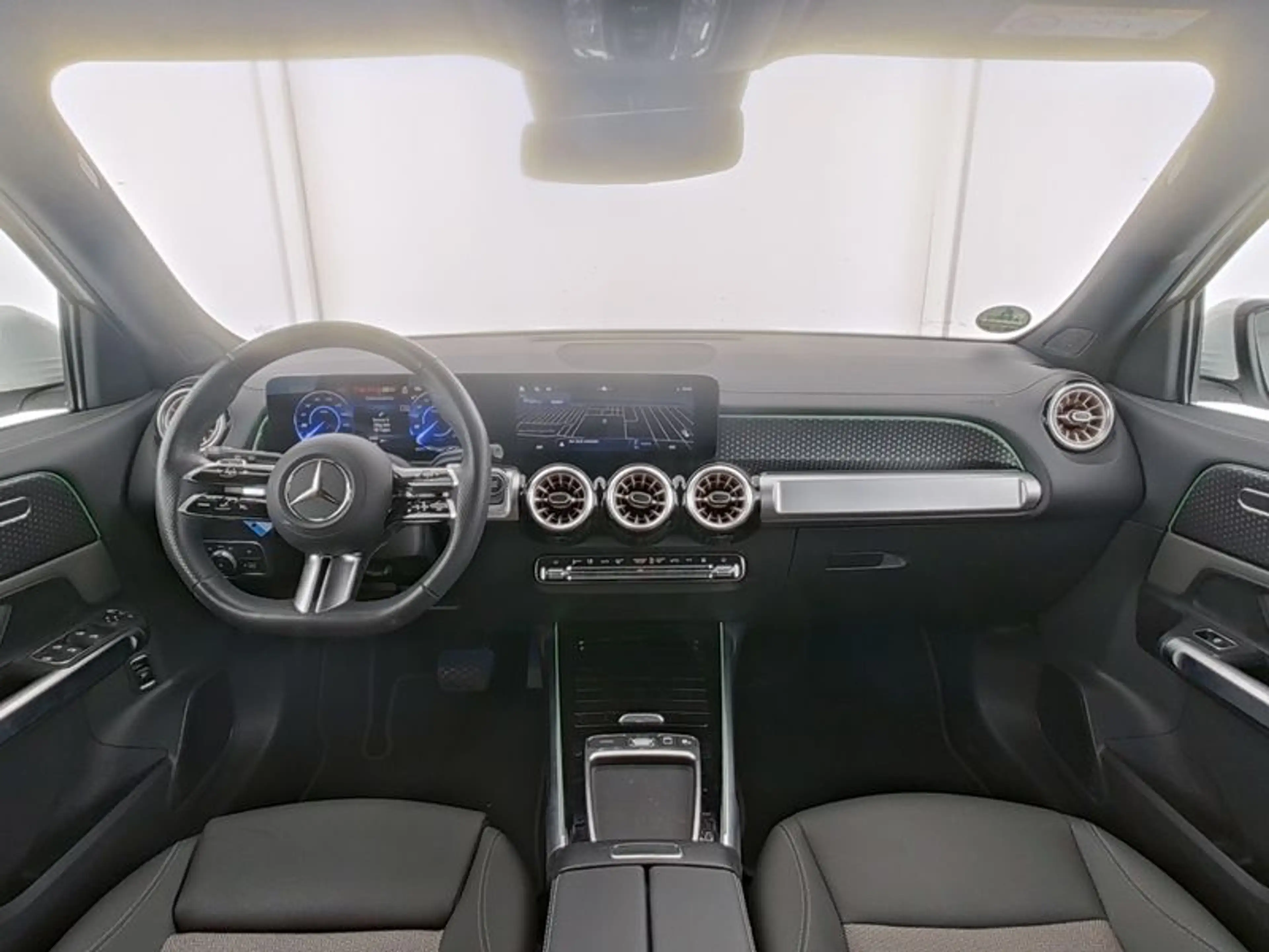 Mercedes-Benz EQB 250 + Electr-Art/Pano/7.Sitzer/Distr/Keyl/Amb — photo 6