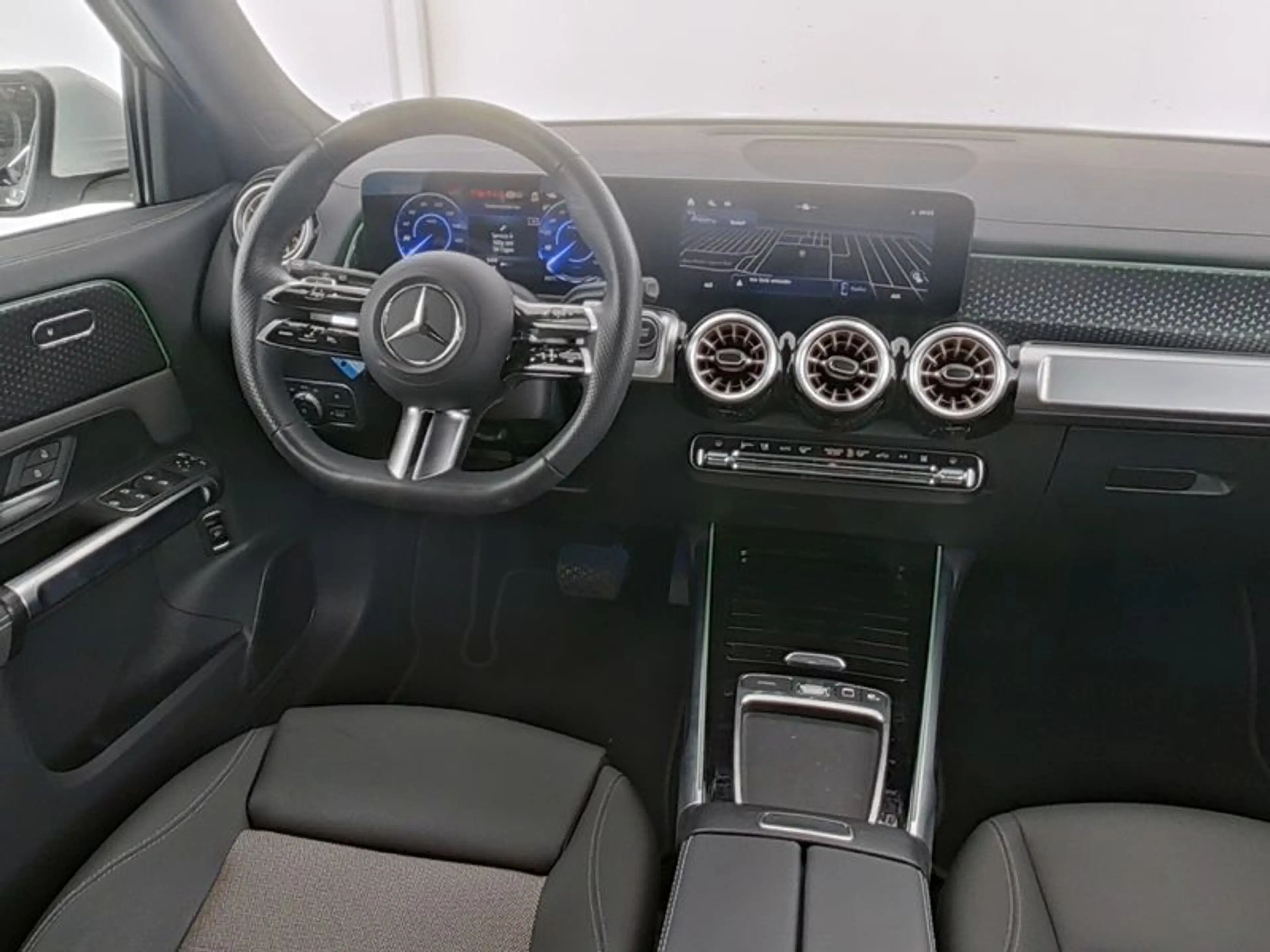 Mercedes-Benz EQB 250 + Electr-Art/Pano/7.Sitzer/Distr/Keyl/Amb — photo 7