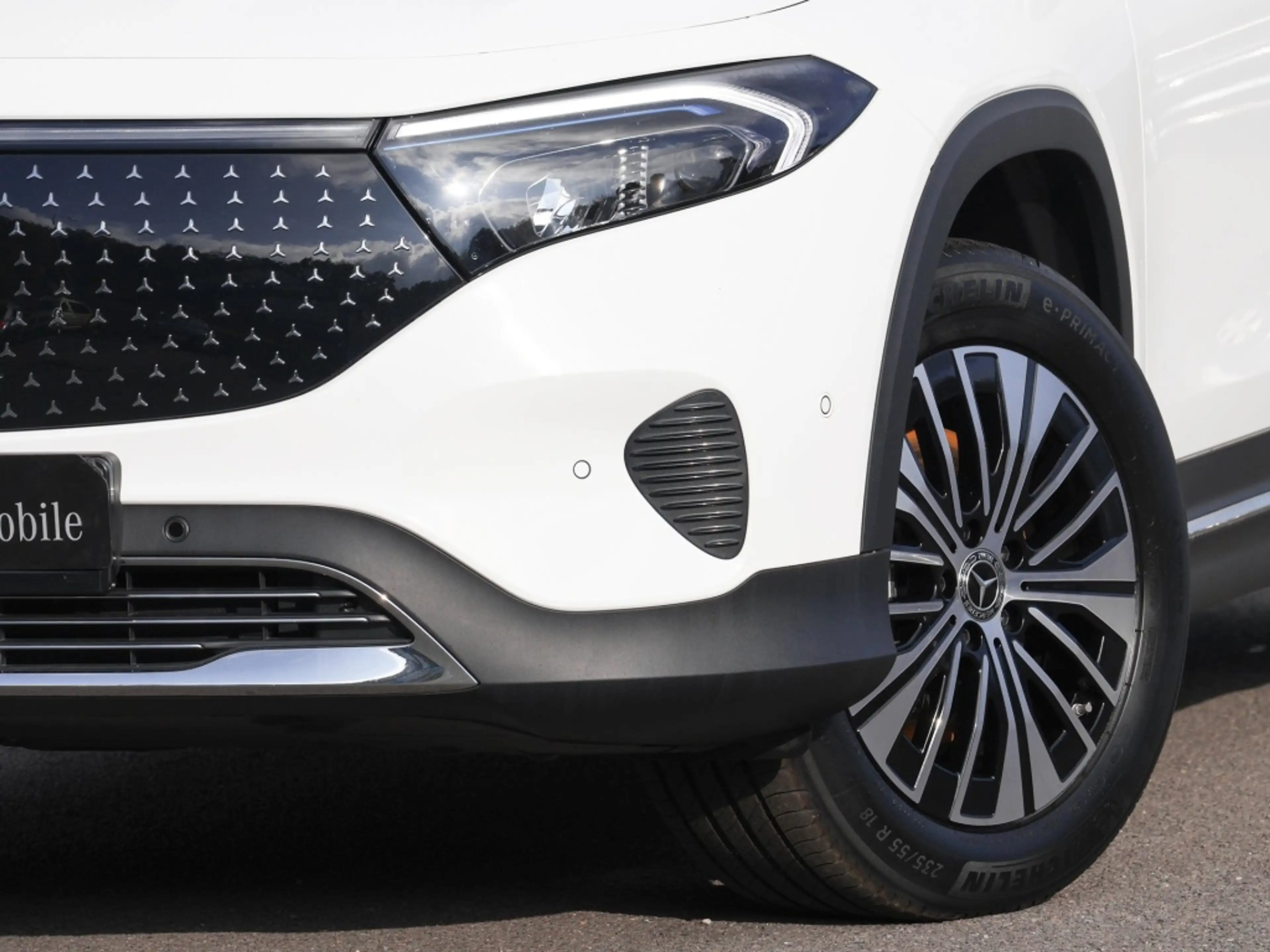 Mercedes-Benz EQB 250 + Electr-Art/Pano/7.Sitzer/Distr/Keyl/Amb — photo 6