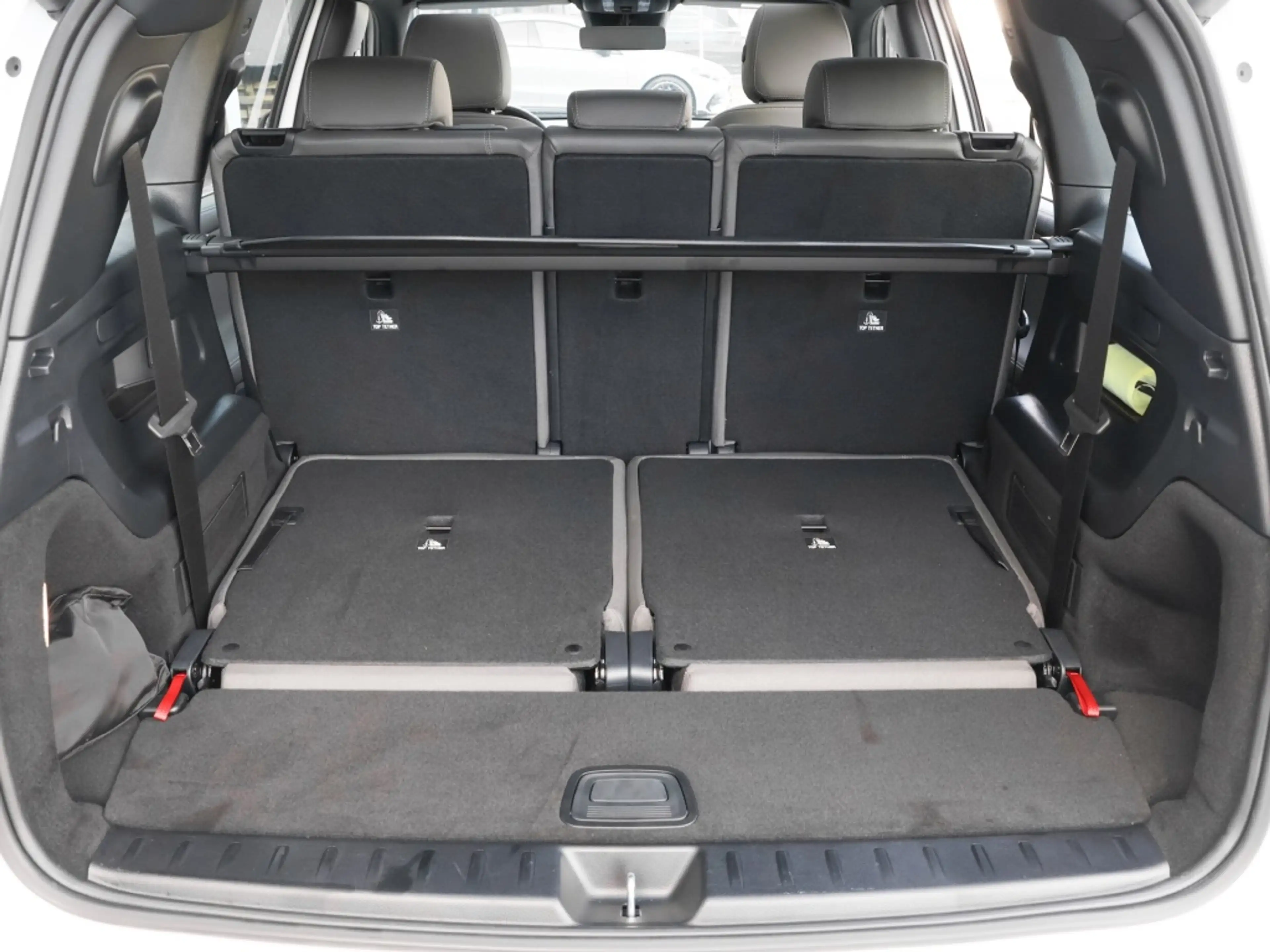 Mercedes-Benz EQB 250 + Electr-Art/Pano/7.Sitzer/Distr/Keyl/Amb — photo 13
