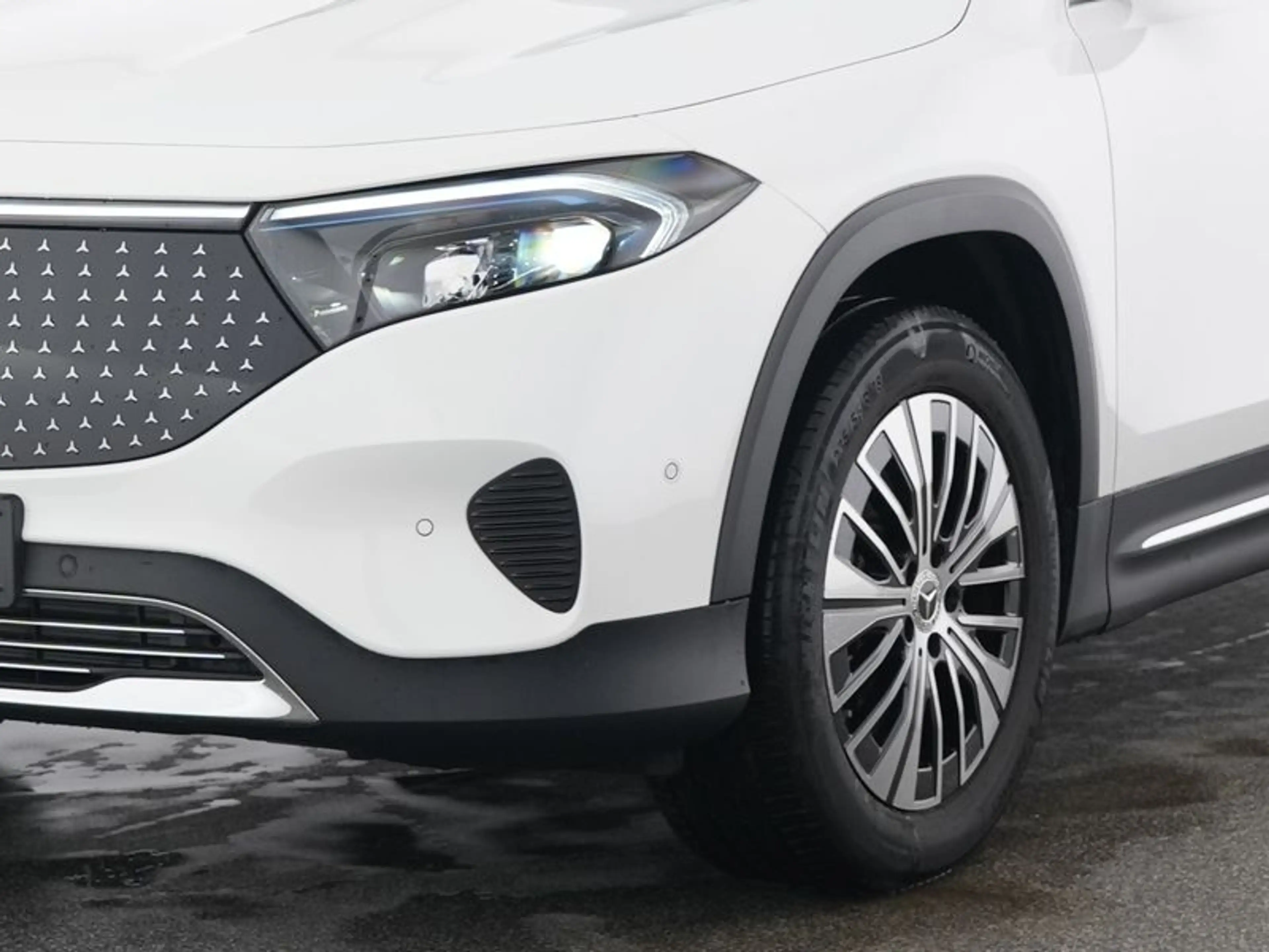 Mercedes-Benz EQB 250 + Electr-Art/Pano/7.Sitzer/Distr/Keyl/Amb — photo 4
