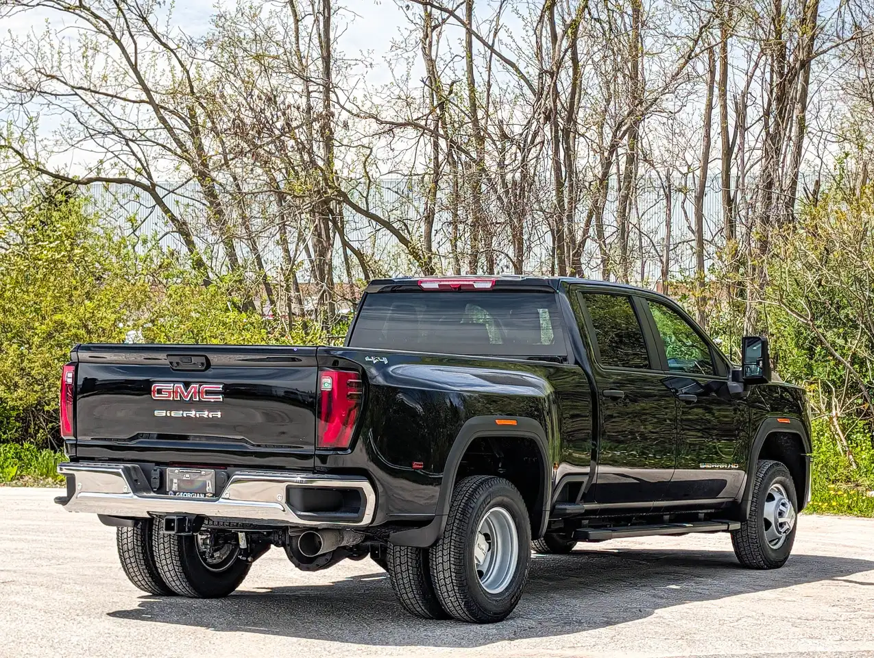 GMC Sierra 3500HD снимка GMC Sierra 3500HD