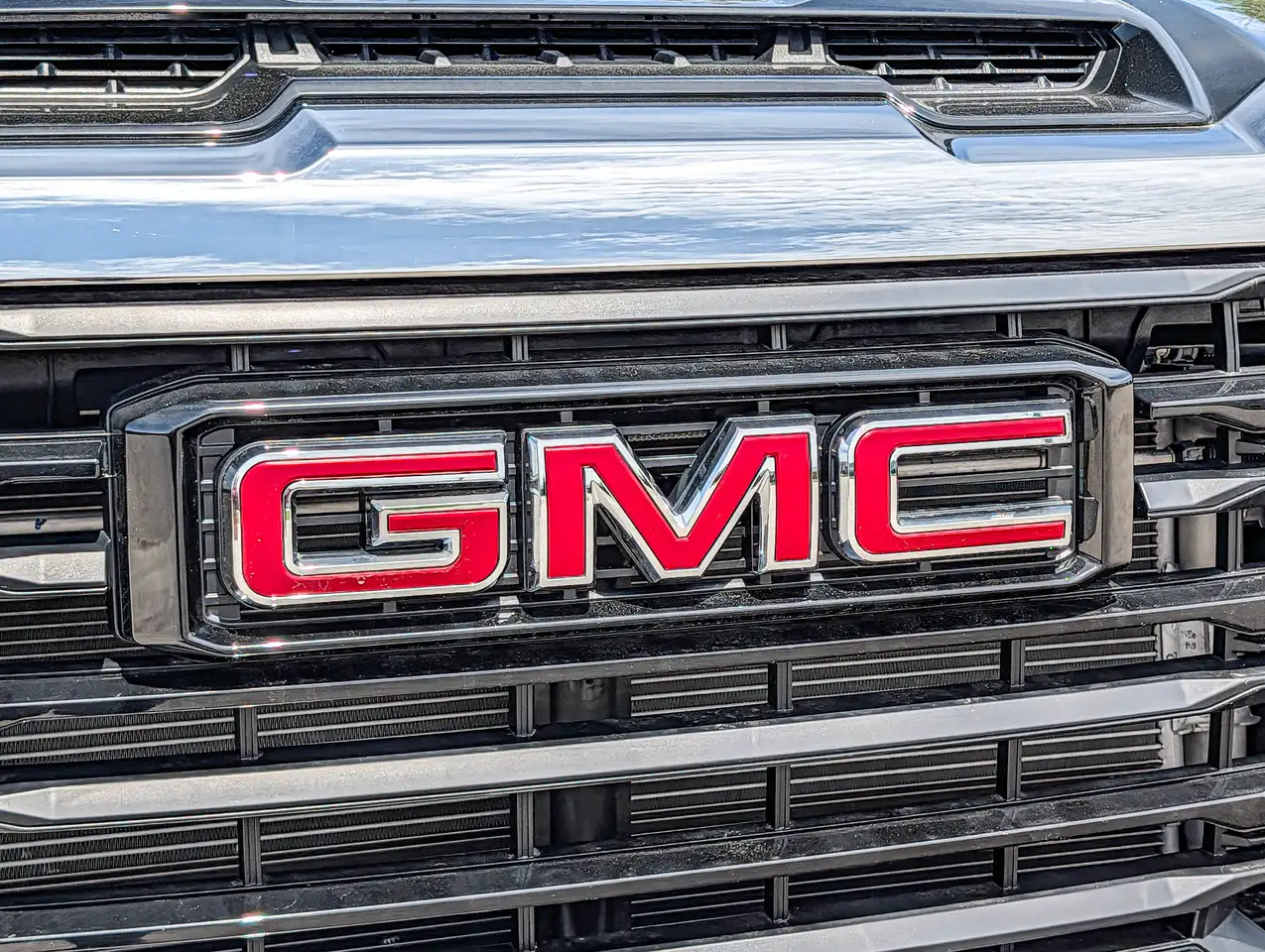 GMC Sierra 3500HD снимка GMC Sierra 3500HD