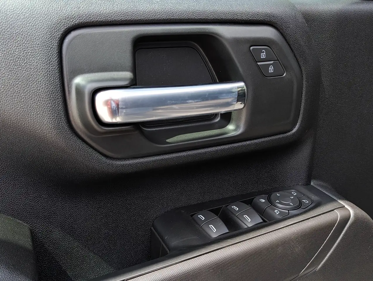 GMC Sierra 3500HD снимка GMC Sierra 3500HD