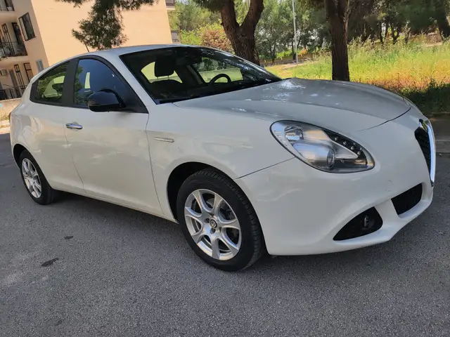 Alfa Romeo Giulietta 1.6 77 kw. jtdm  Exclusive 2013