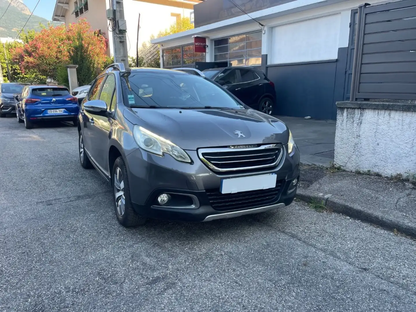 Peugeot 2008 PEUGEOT 2008 1.2 PURETECH 82 S&S BLUE LION ALLURE  Gris - 2