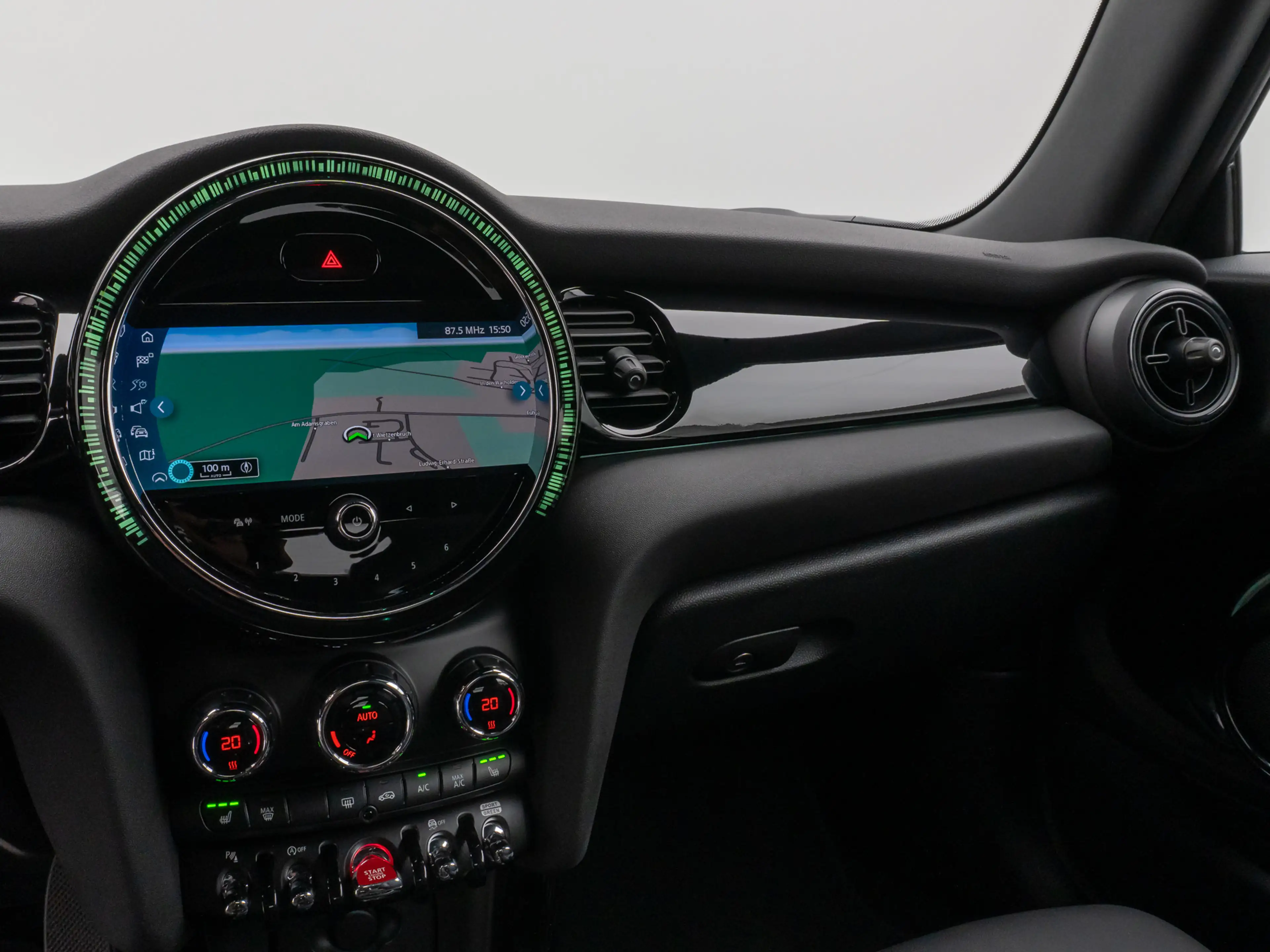 MINI One Cabrio Classic Trim Kamera DAB Sport Komfort — photo 21