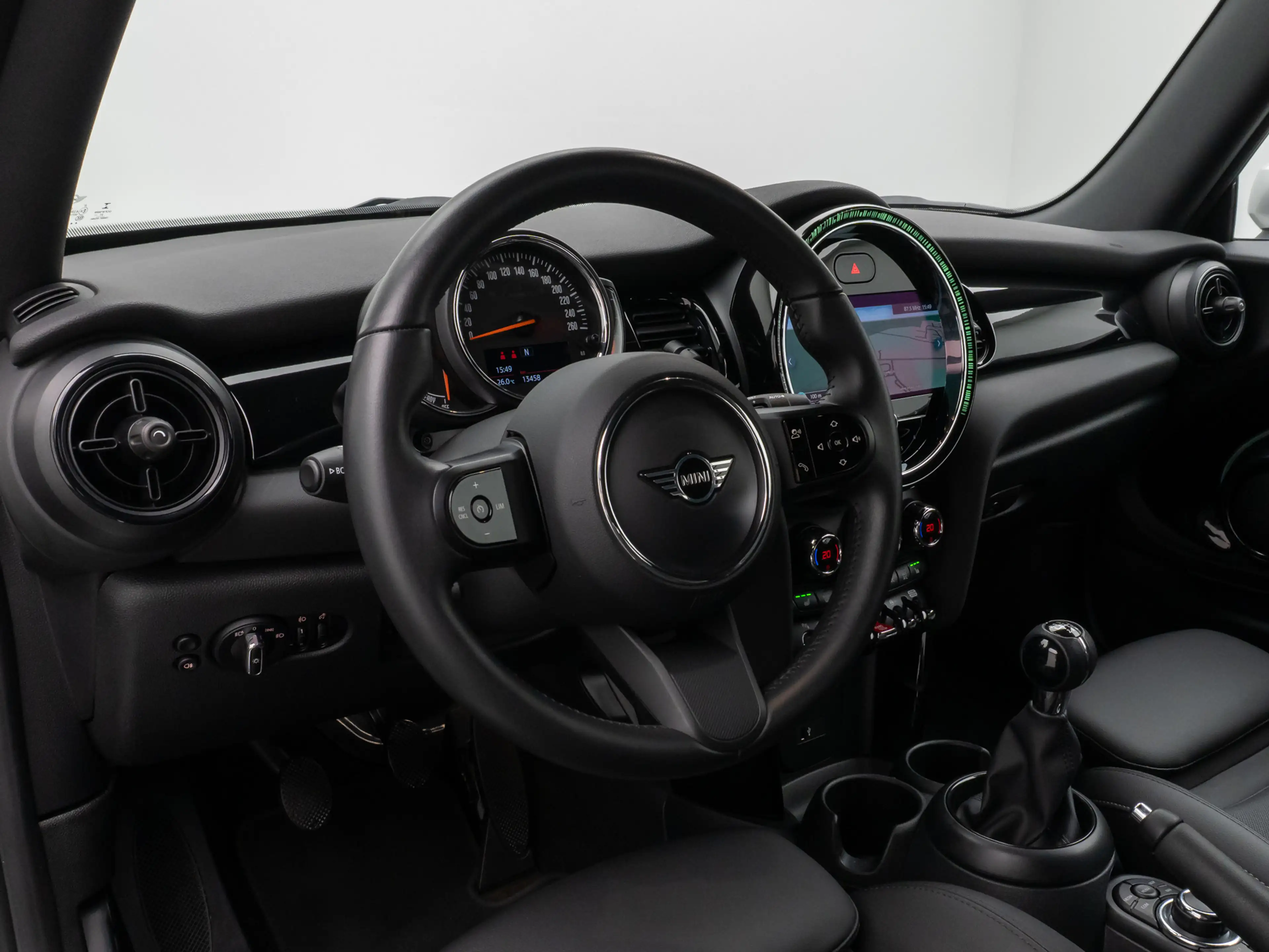 MINI One Cabrio Classic Trim Kamera DAB Sport Komfort — photo 20
