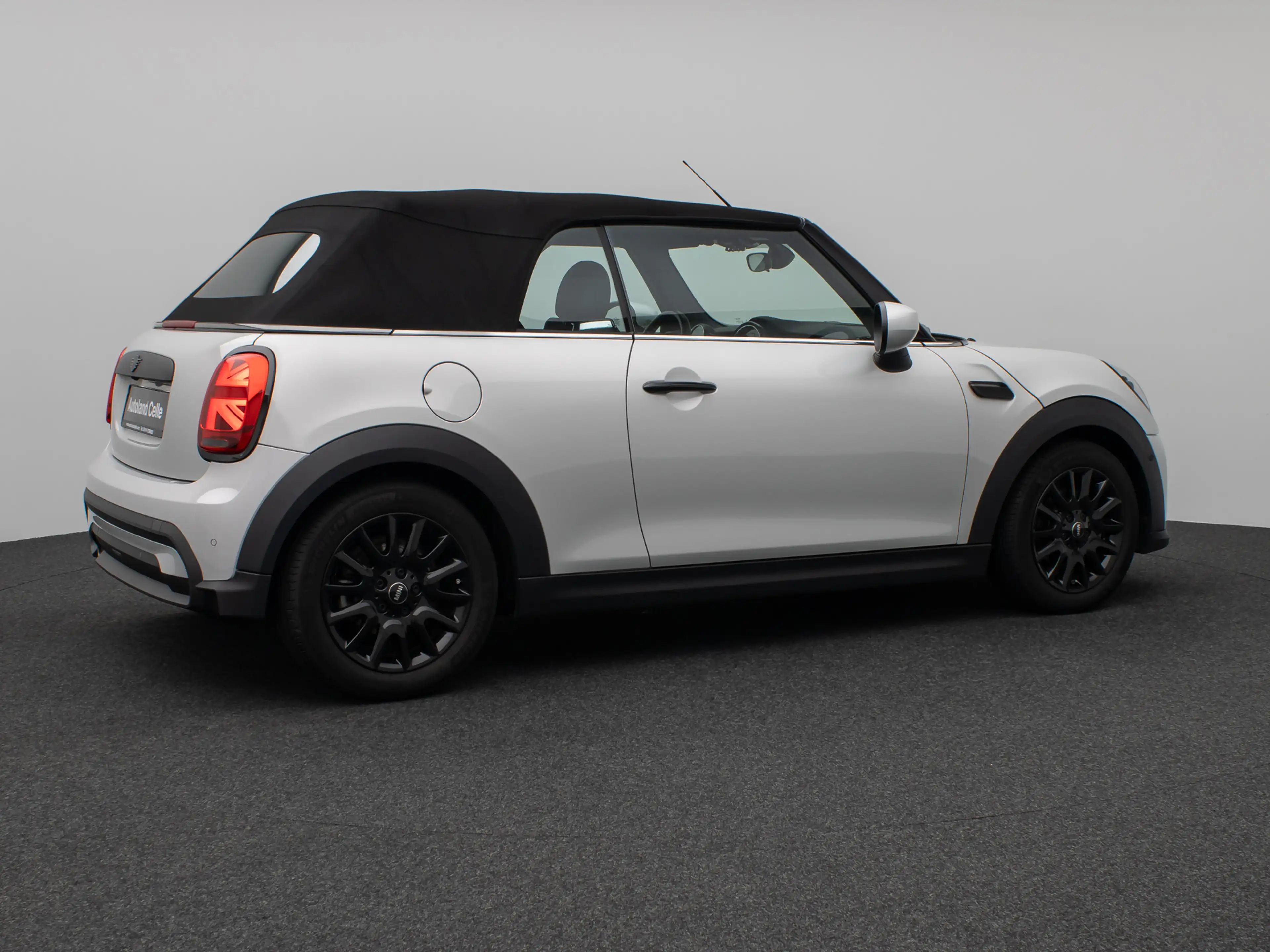MINI One Cabrio Classic Trim Kamera DAB Sport Komfort — photo 6