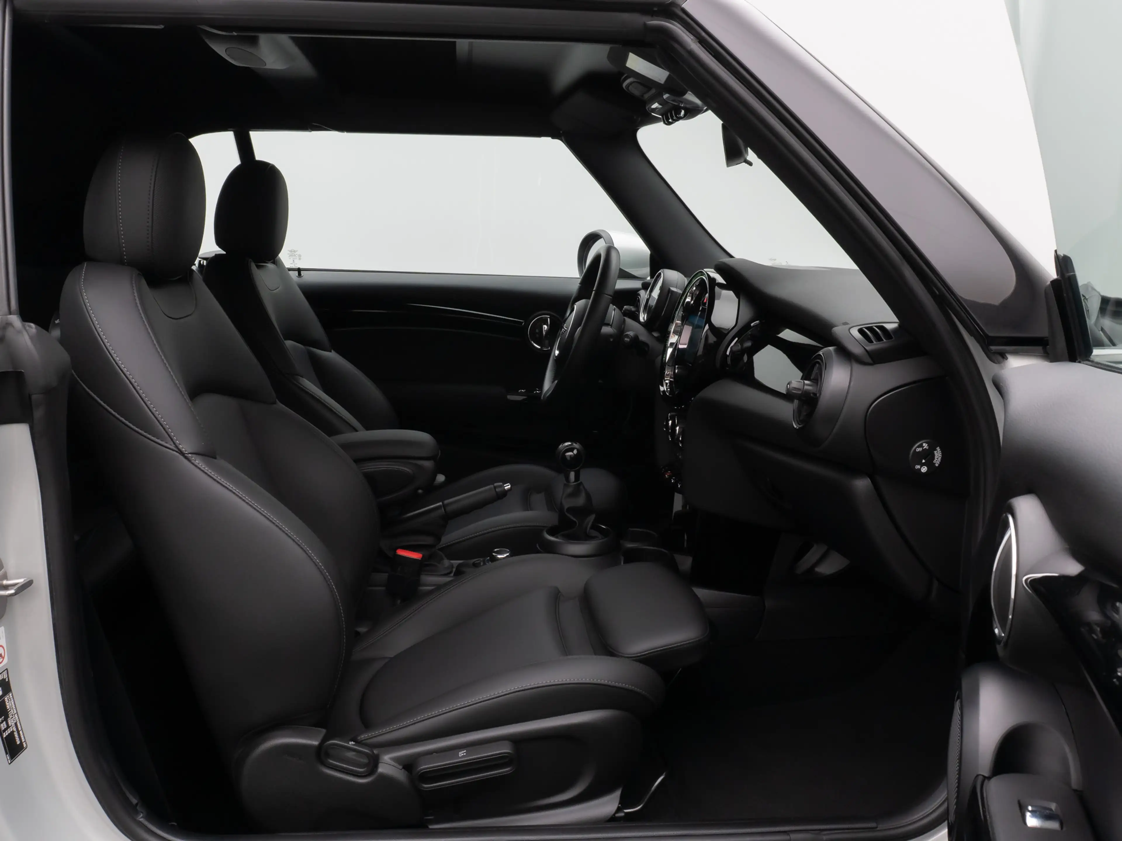MINI One Cabrio Classic Trim Kamera DAB Sport Komfort — photo 24