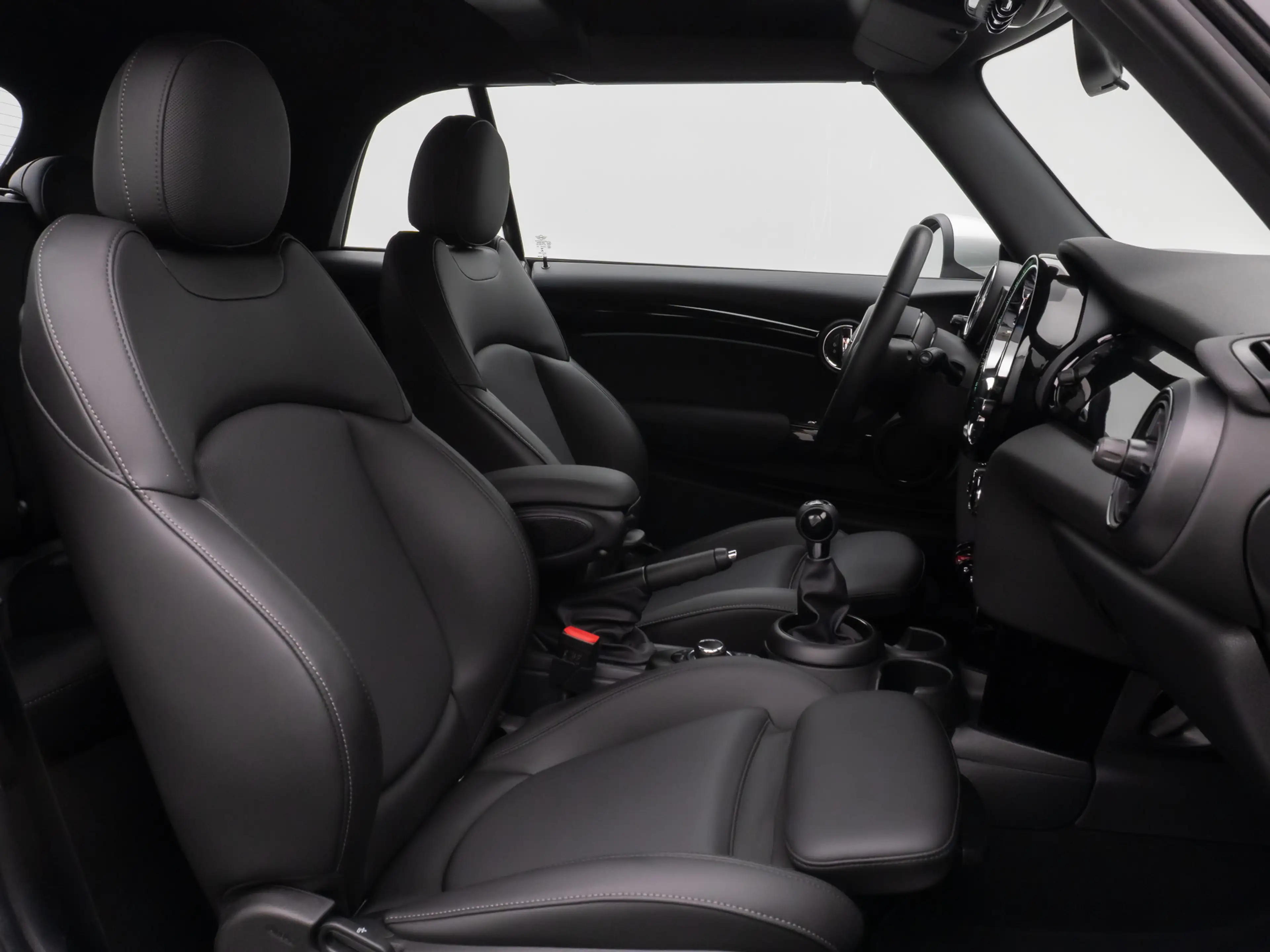 MINI One Cabrio Classic Trim Kamera DAB Sport Komfort — photo 30