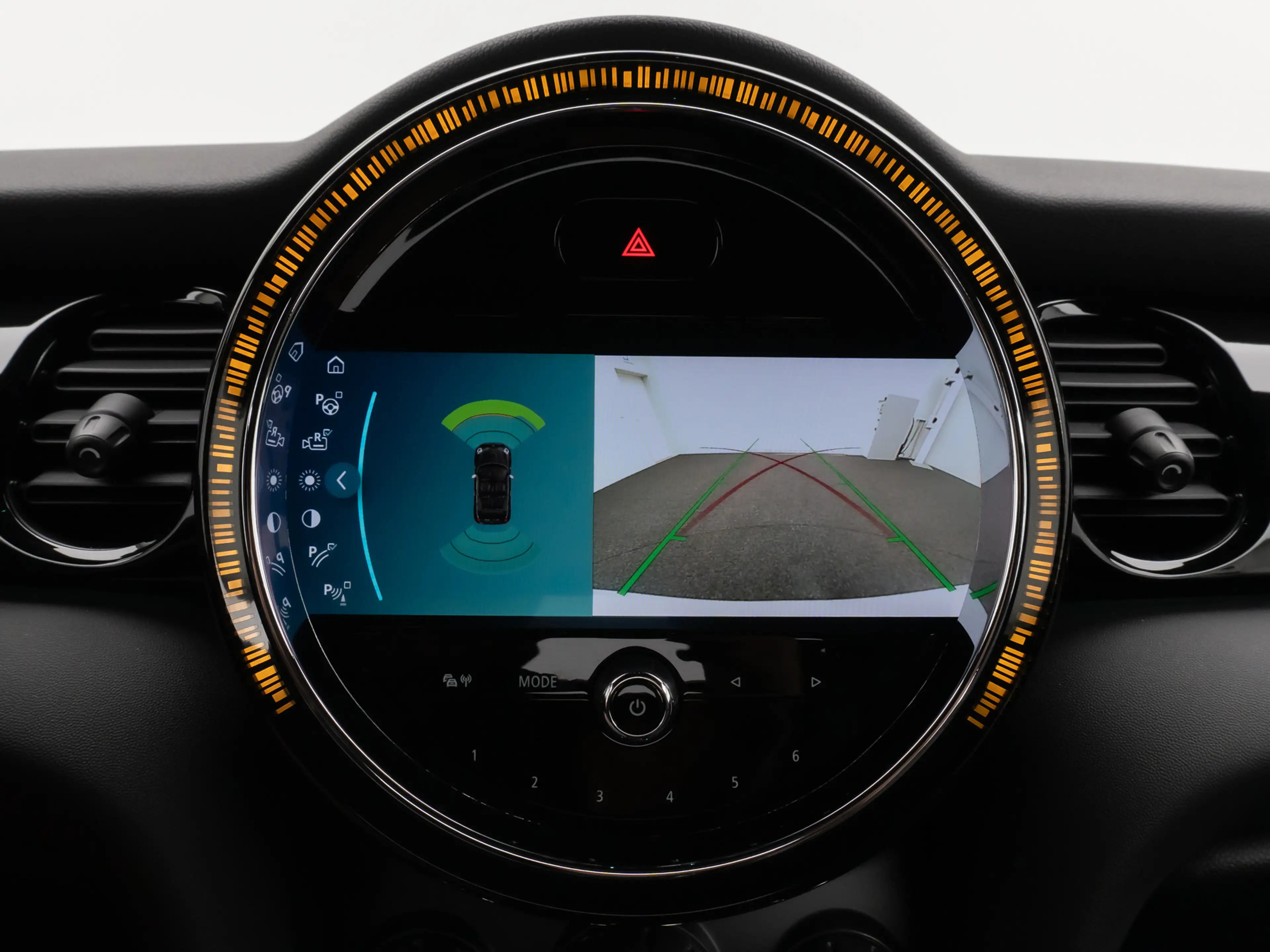 MINI One Cabrio Classic Trim Kamera DAB Sport Komfort — photo 36