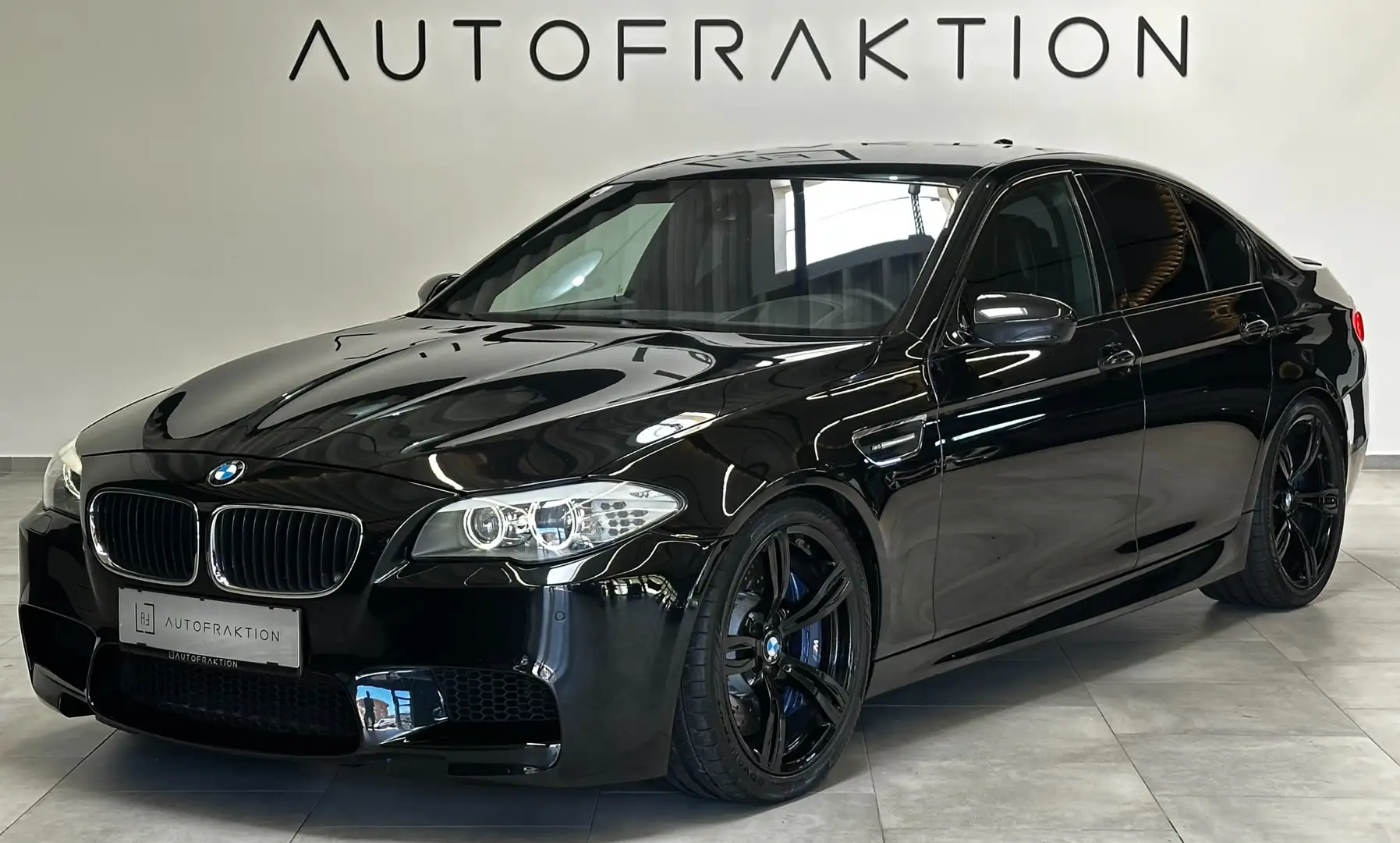 BMW M5 F10 Schwarz - 1