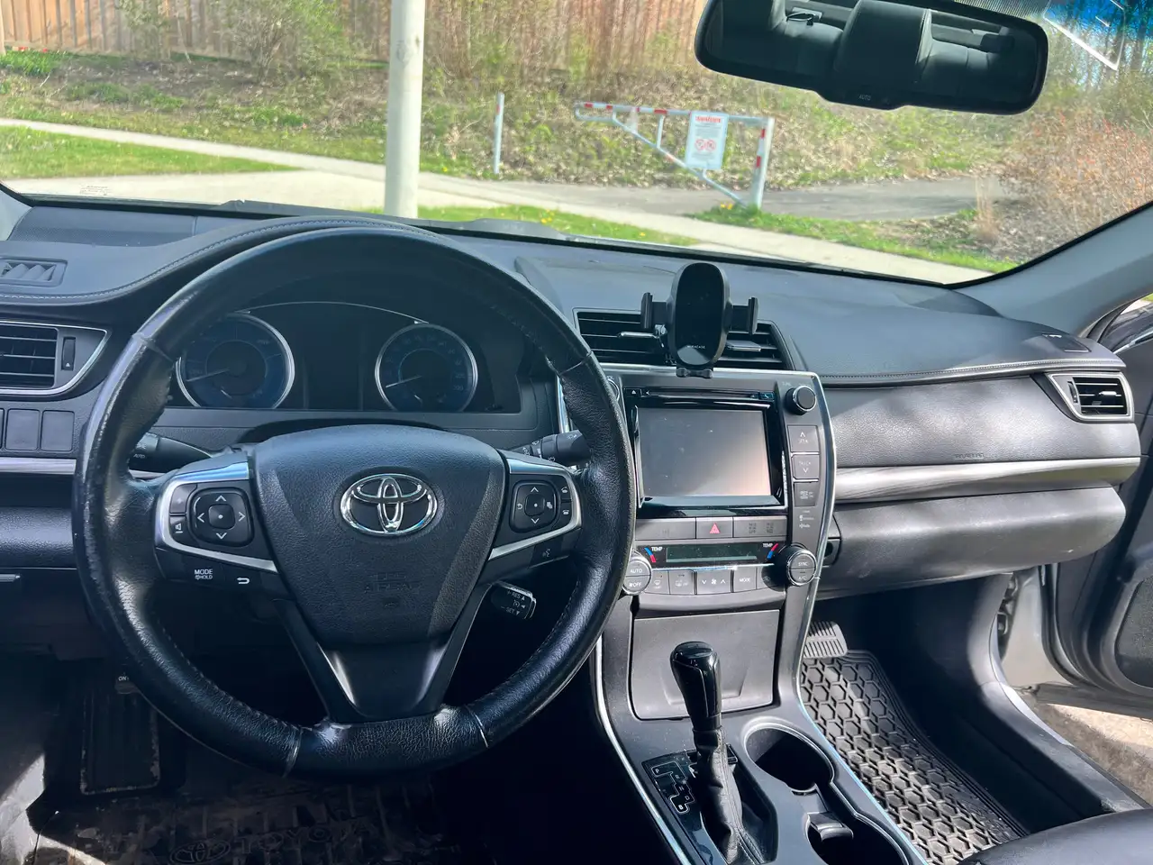 Toyota Camry снимка Toyota Camry