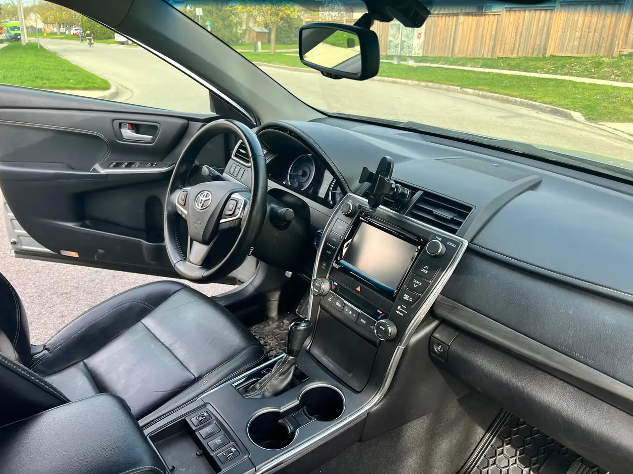 Toyota Camry снимка Toyota Camry
