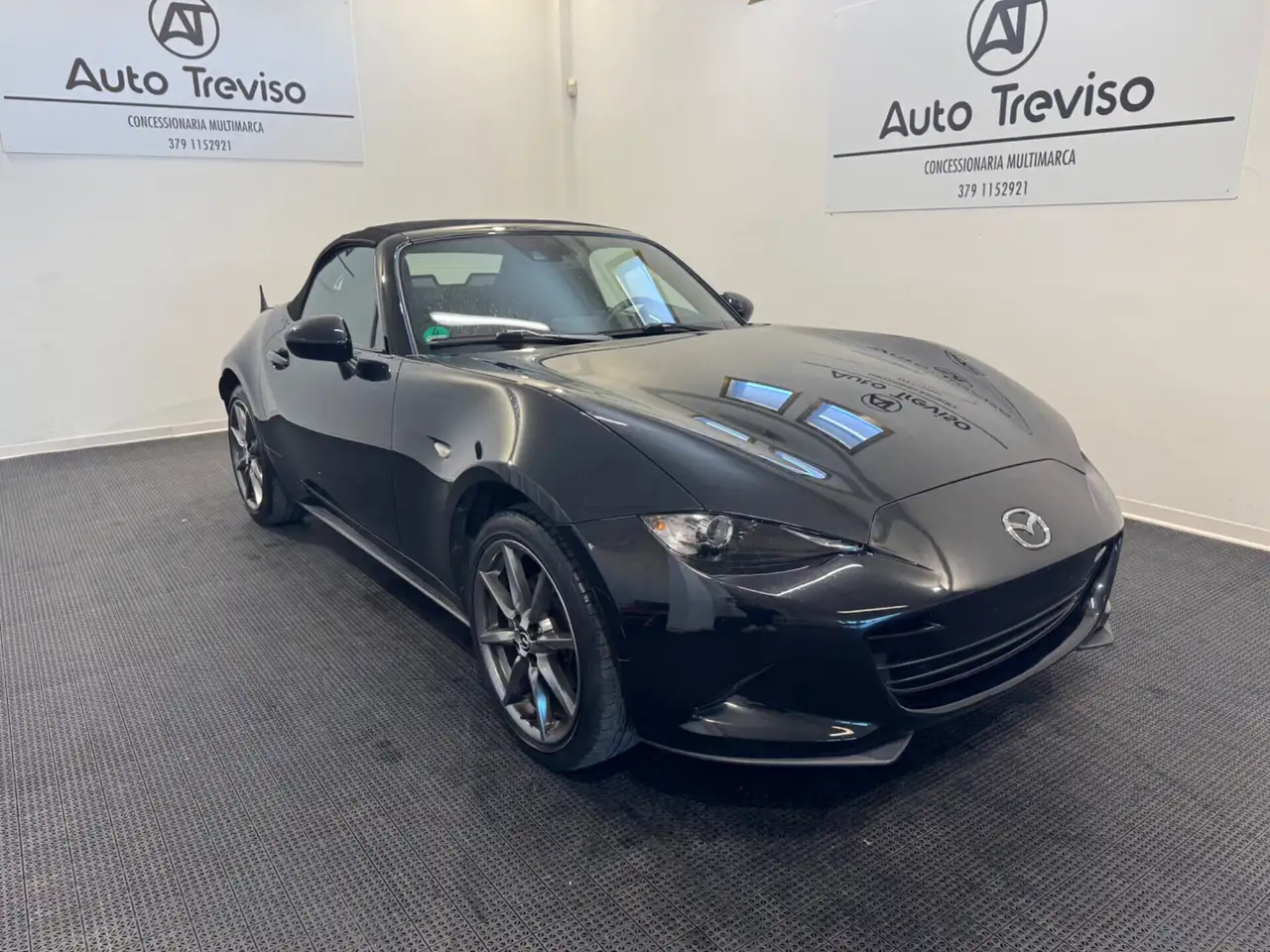 Mazda MX-5 MX-5 2.0L Skyactiv-G Sport — photo 1 of 15