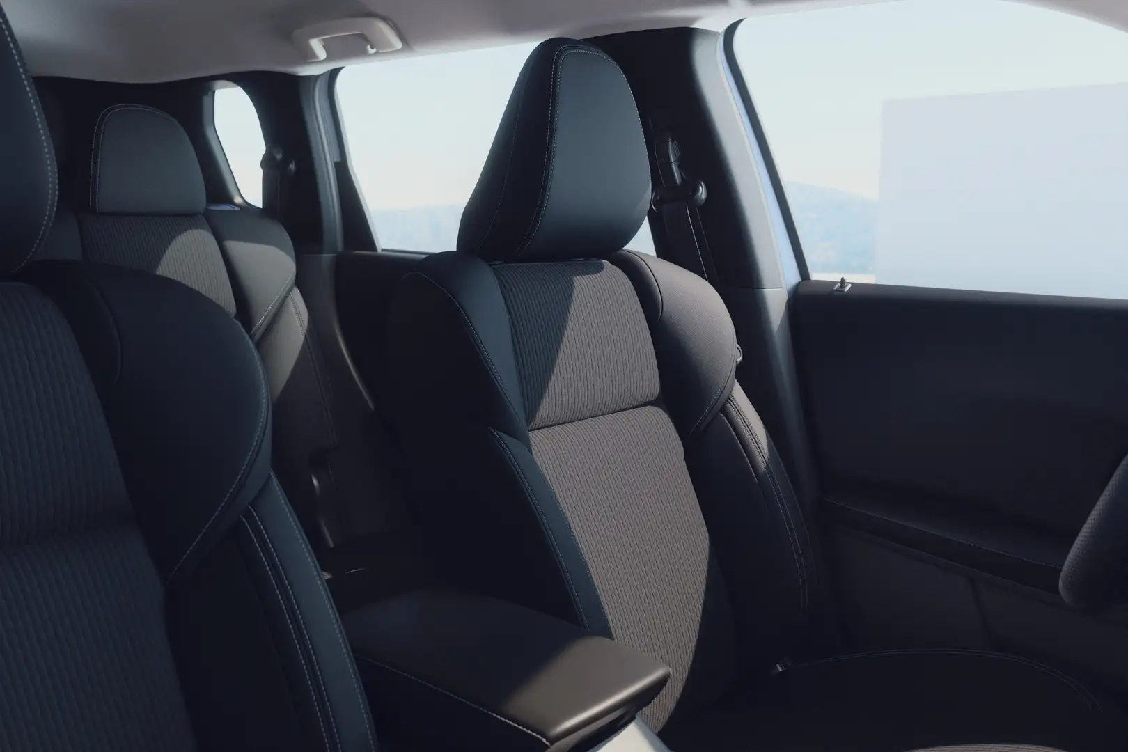 Mitsubishi Outlander Plug-in-Hybrid 2.4 BASIS incl.Überführung Weiß - 2