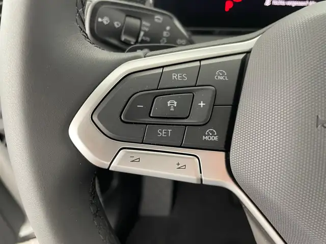 Volkswagen Tiguan view 14