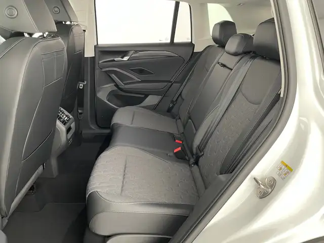 Volkswagen Tiguan view 11