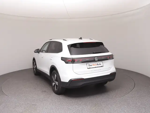 Volkswagen Tiguan view 5