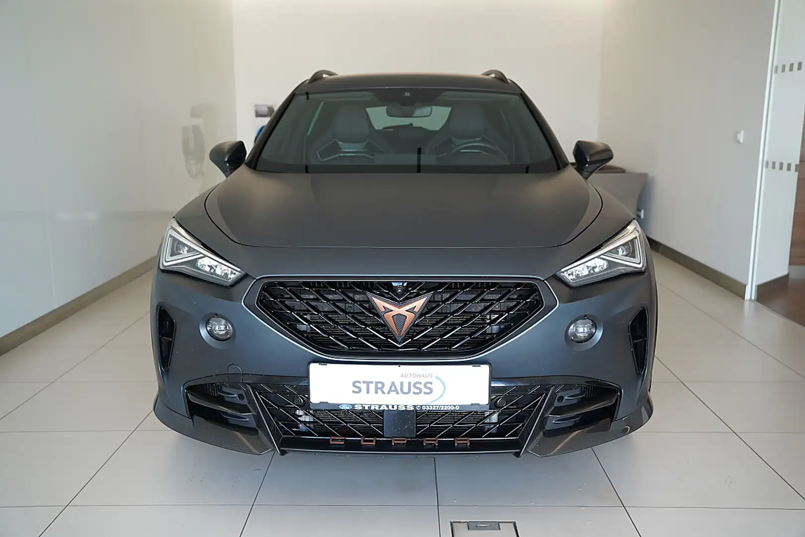 CUPRA Formentor VZ5 2.5 TSI 4Drive 450PS Silber - 2
