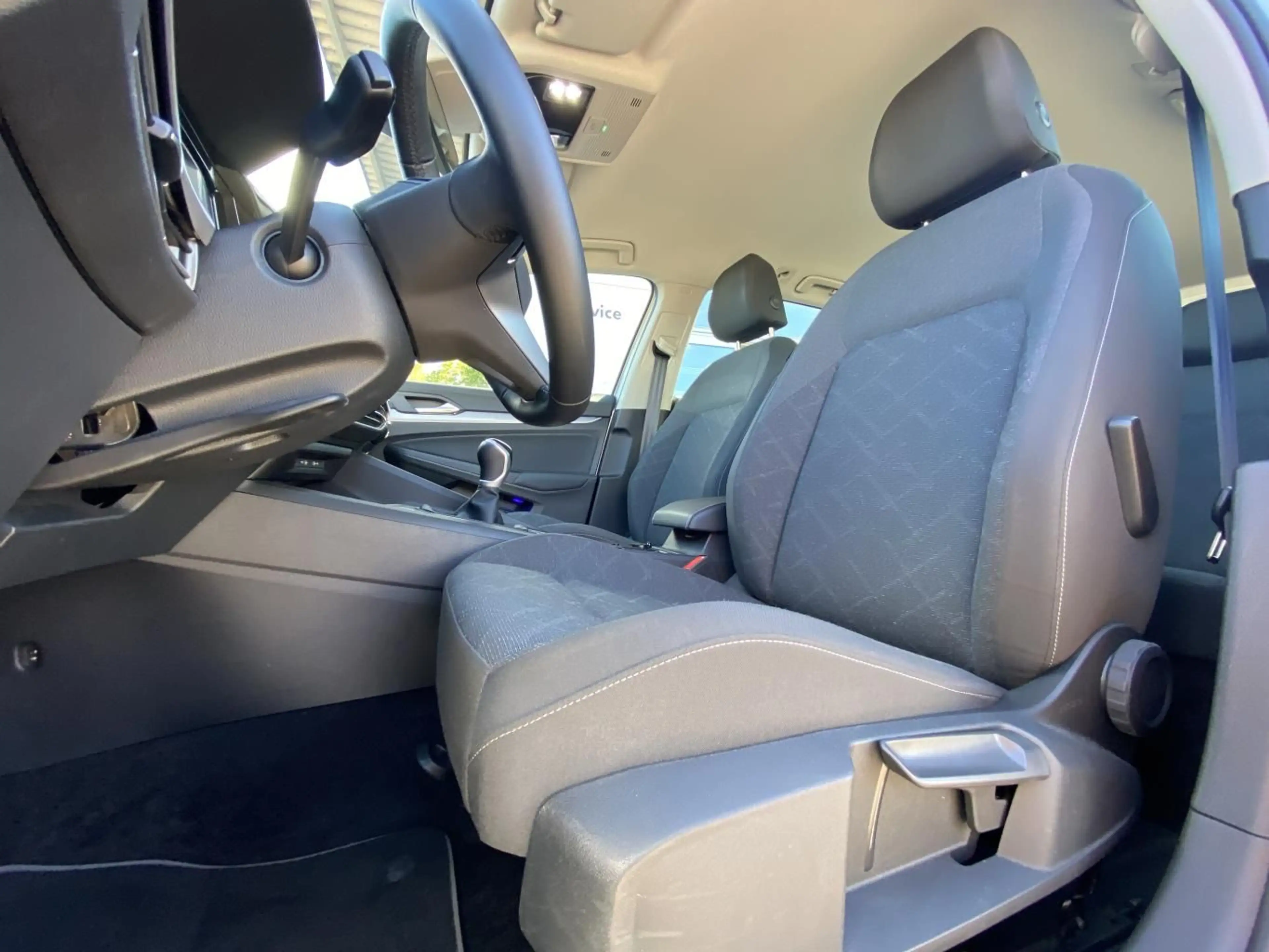 Volkswagen Golf Variant 1.5 TSI Life ACC+APP-CONNECT+ACTIVE — photo 8