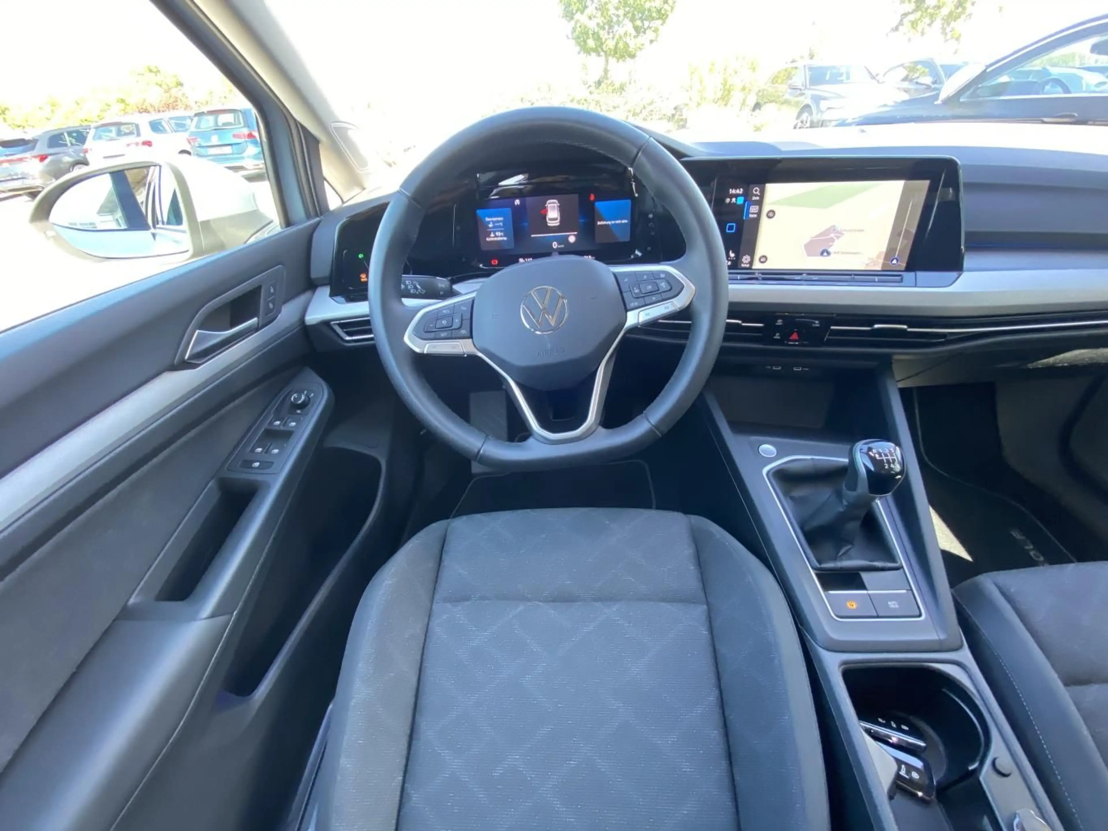 Volkswagen Golf Variant 1.5 TSI Life ACC+APP-CONNECT+ACTIVE — photo 12